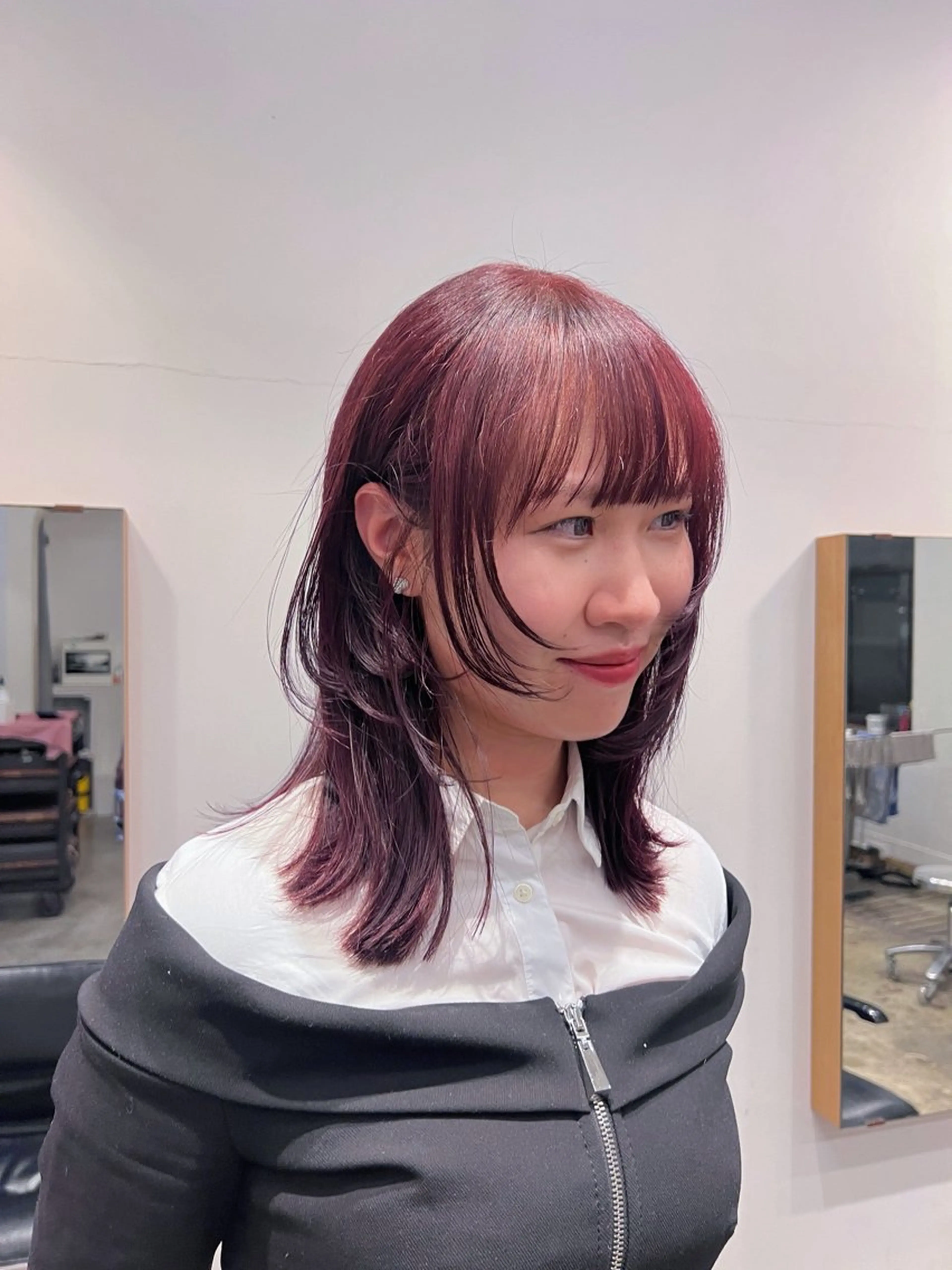 セミロング カラー ブリーチ ピンクカラー Lute所属・ミタニ ナギサのヘアスタイル