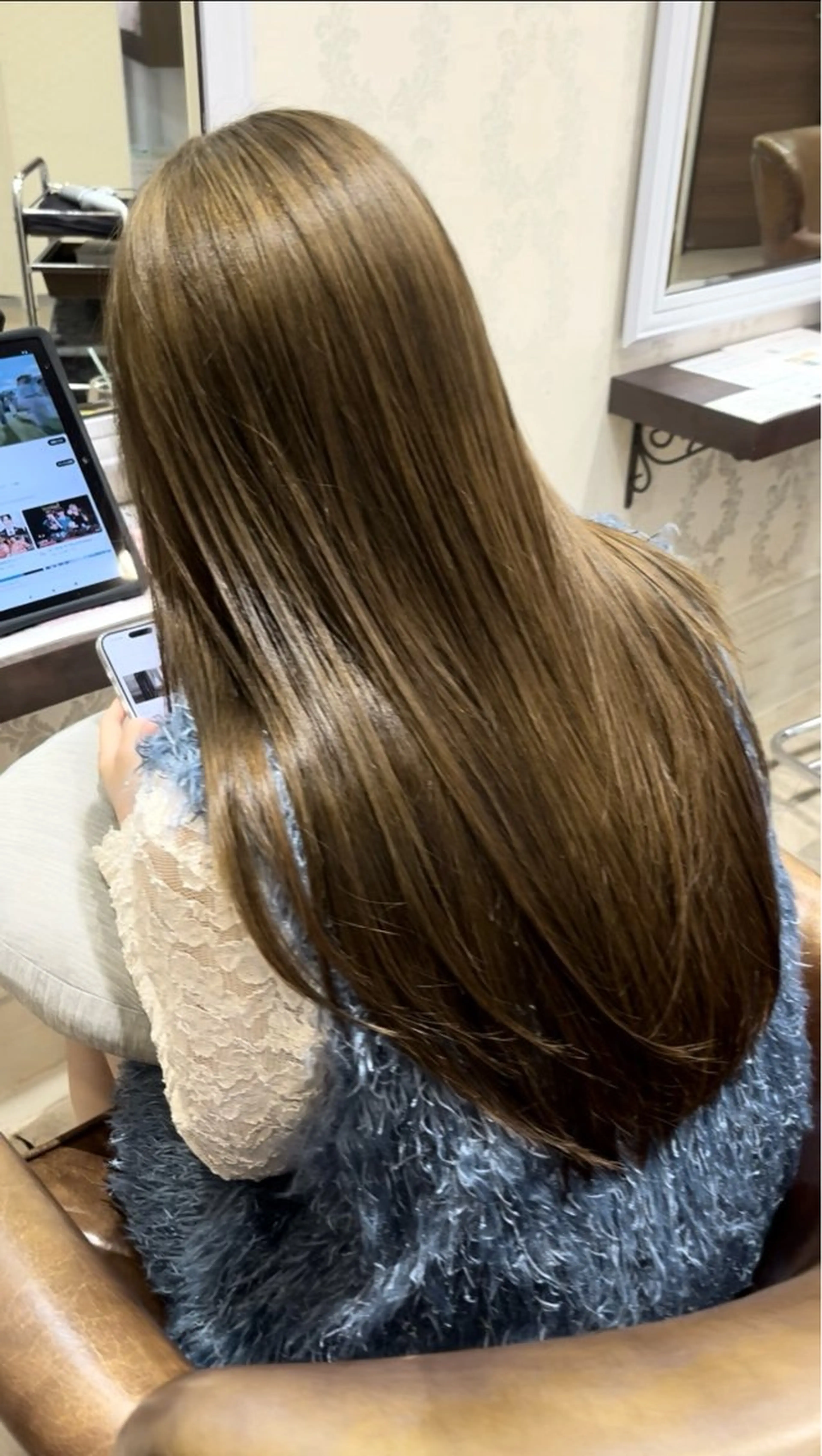 ロング ヘアカラー 山本 梨華のヘアスタイル