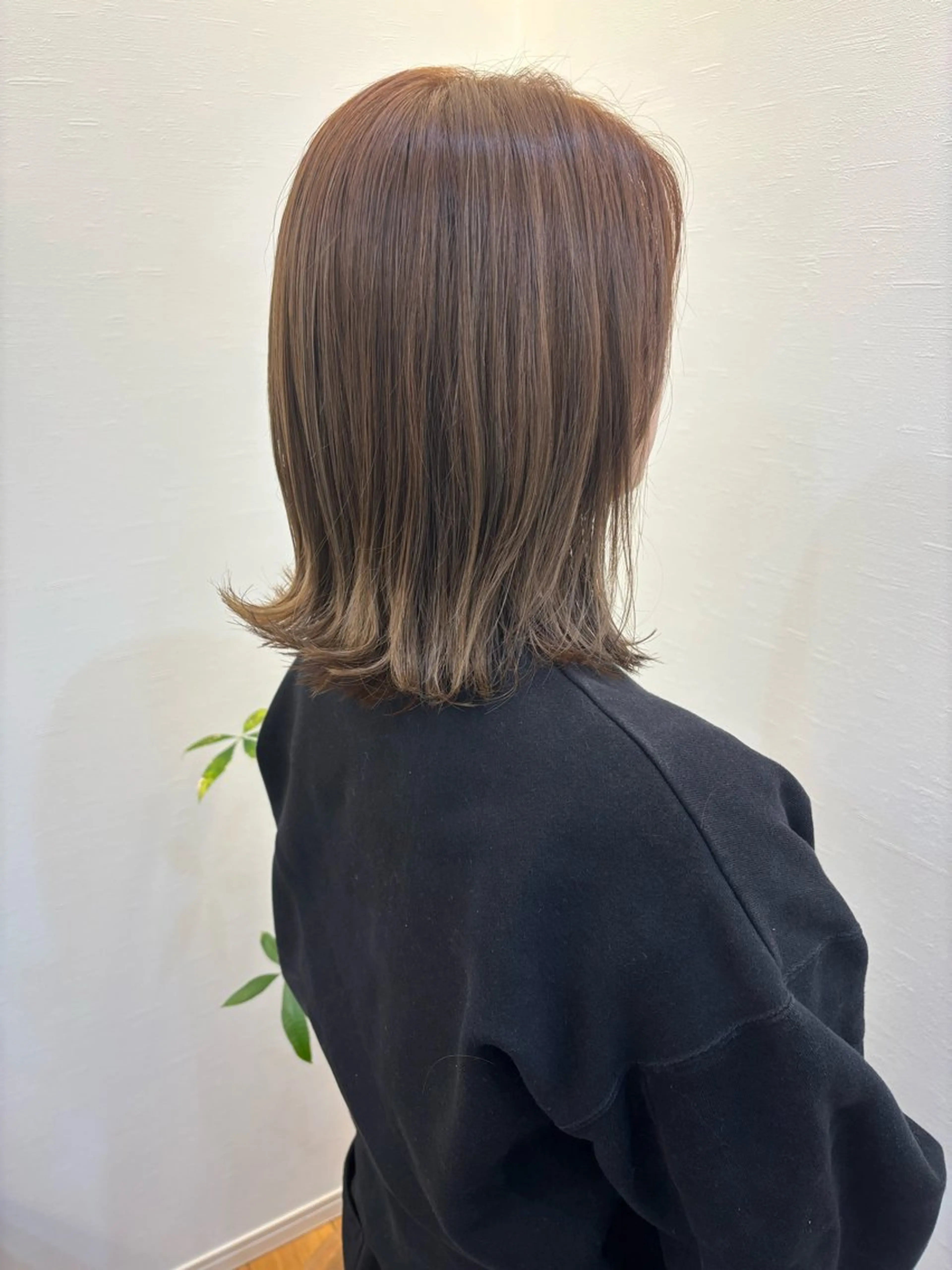 カラー Ruang所属・ツノガイ エリのヘアスタイル