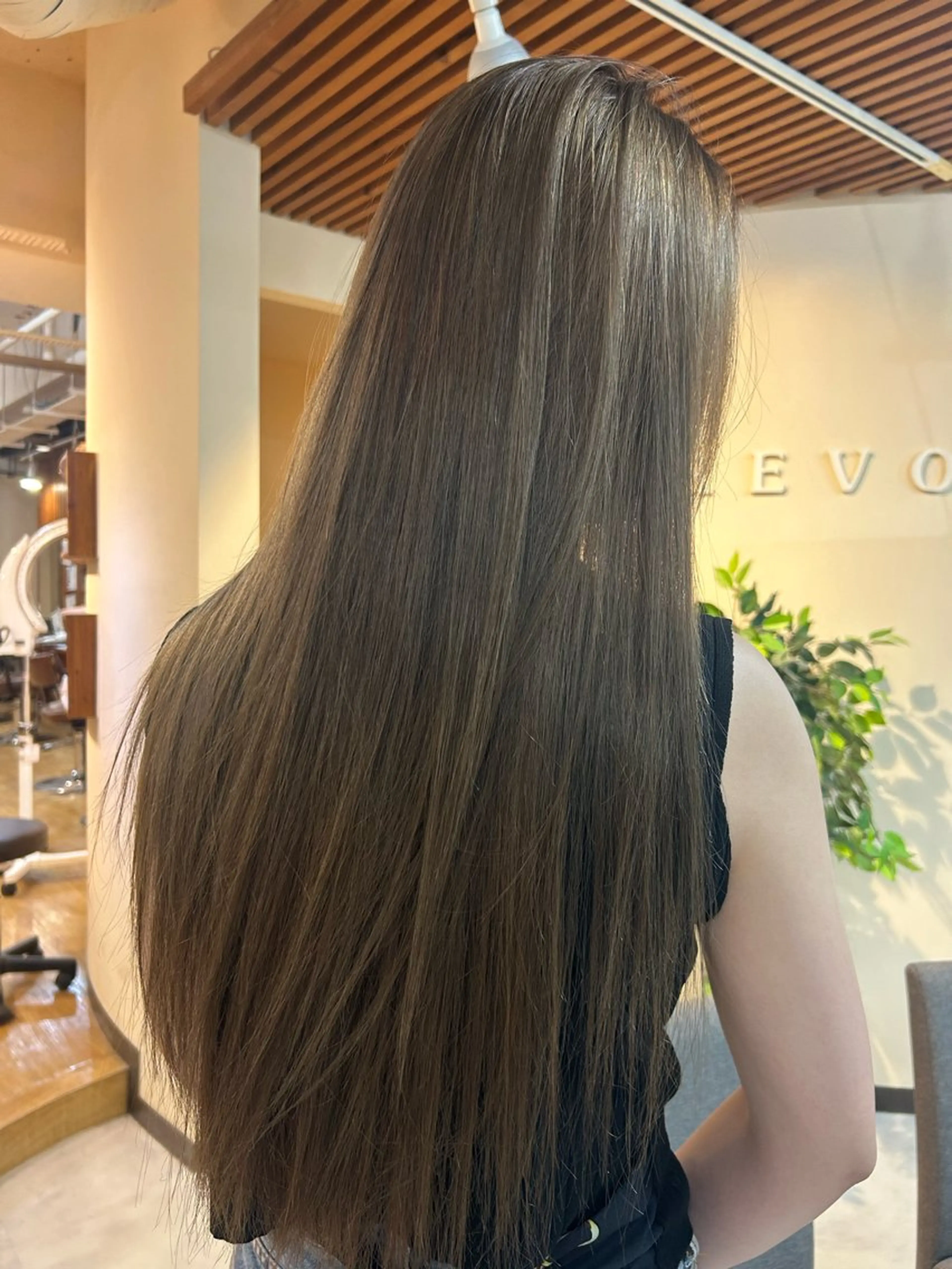 ロング カラー ブリーチ ブラウンカラー 透明感カラー カット ヘアカラー デザインカラー／ ハイトーン／竹井俊介のヘアスタイル