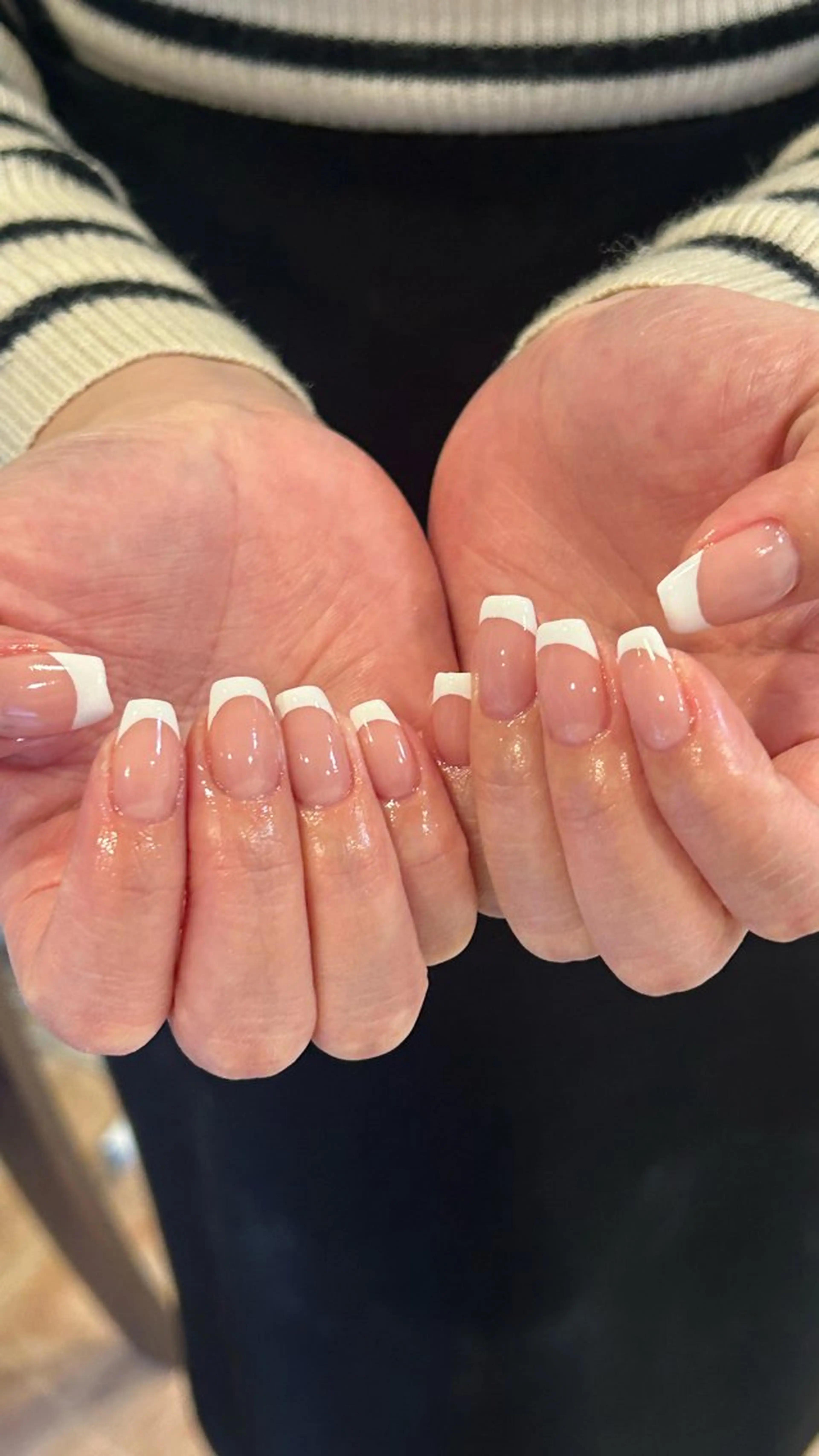 ネイル フレンチネイル オフィスネイル ハンドネイル sun.lino所属・小野寺 千尋のネイルデザイン