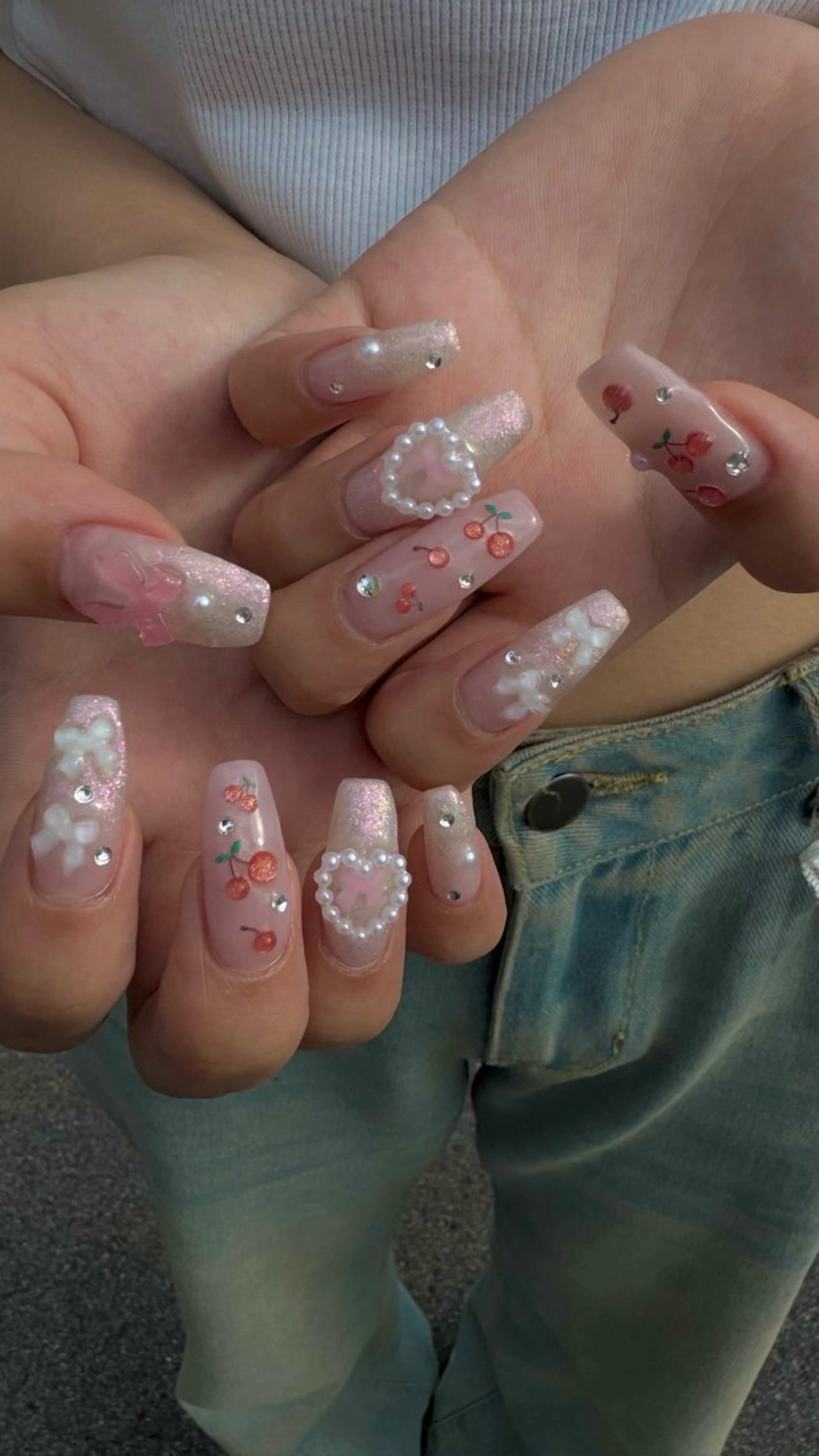 ネイル オーロラネイル ラメ(グリッター) ピンク ハンドネイル Nail Sant Esperanza by SALON DE やす所属・Sant Esperanzaのネイルデザイン