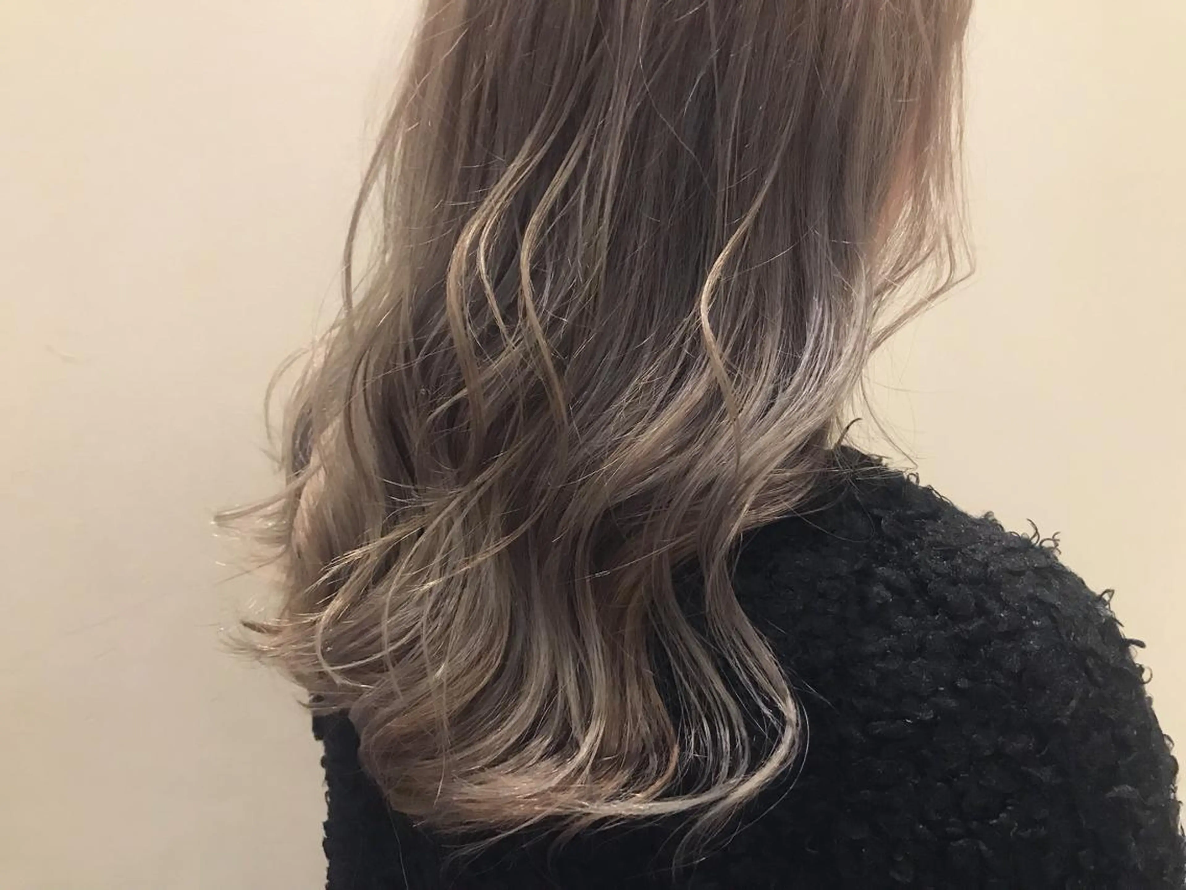 ミディアム カラー グレージュ 大阪福島 韓国まつげ Sayaka🤍🐩のマツエク・マツパデザイン