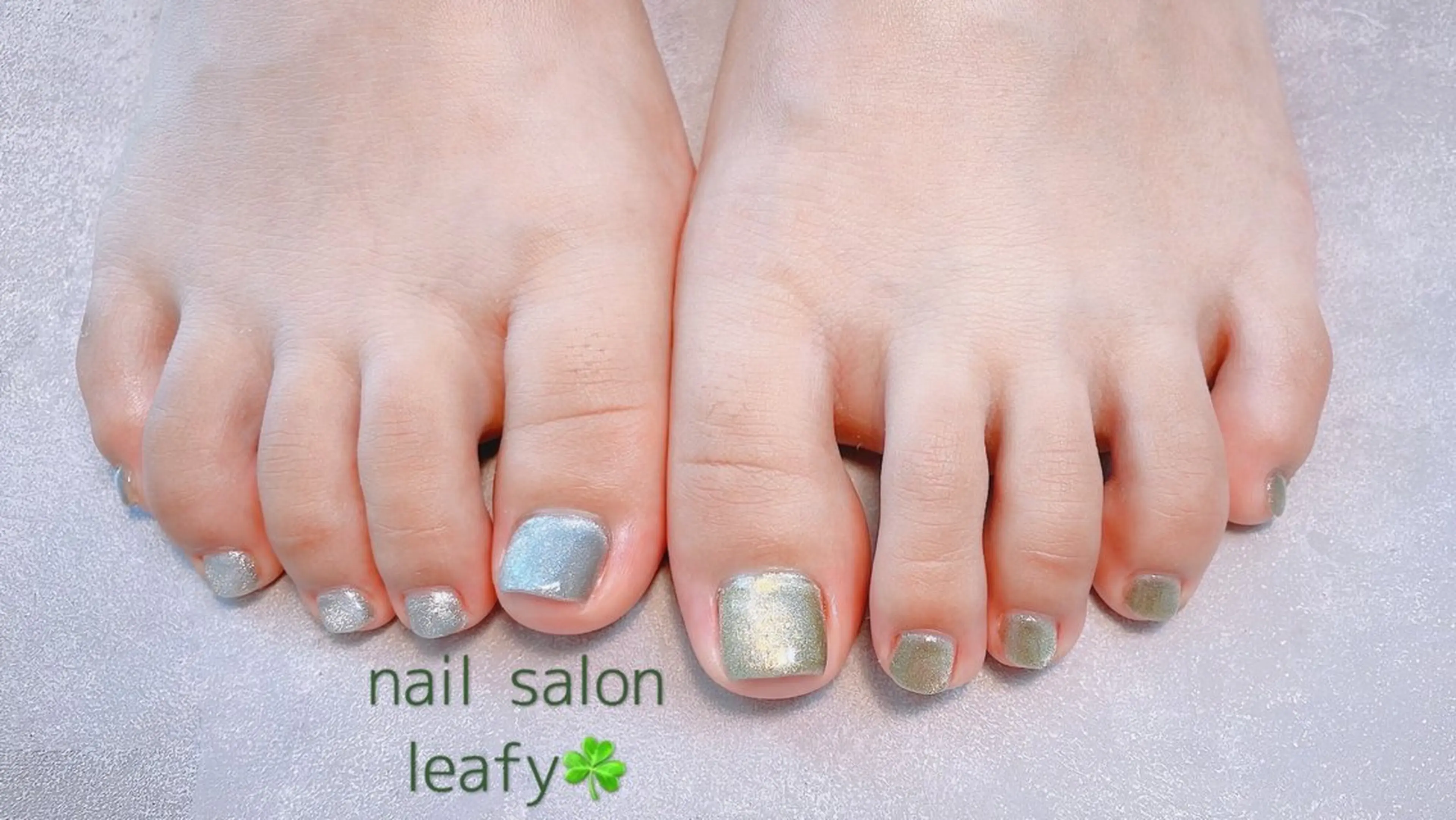 ネイル フットネイル ゴールド マグネットネイル シルバー 夏ネイル ネイルサロン leafyのネイルデザイン