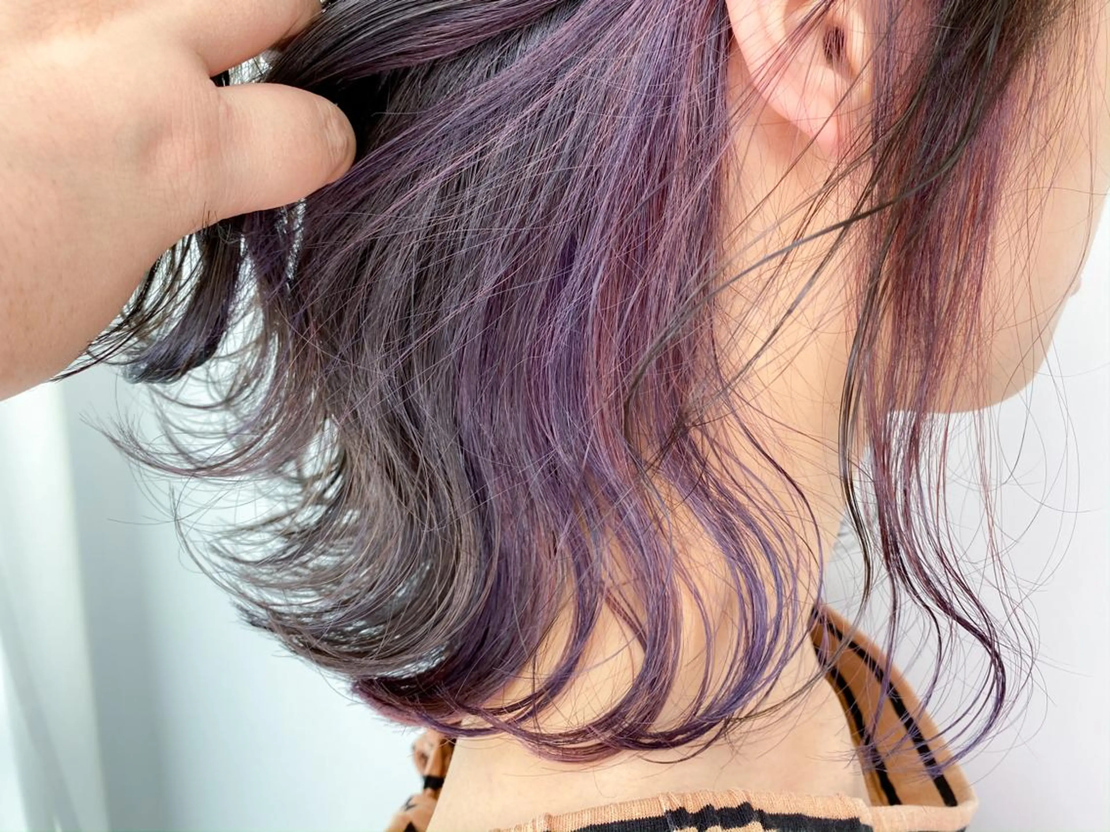 セミロング カラー インナーカラー louwe 武藤幸世のヘアスタイル