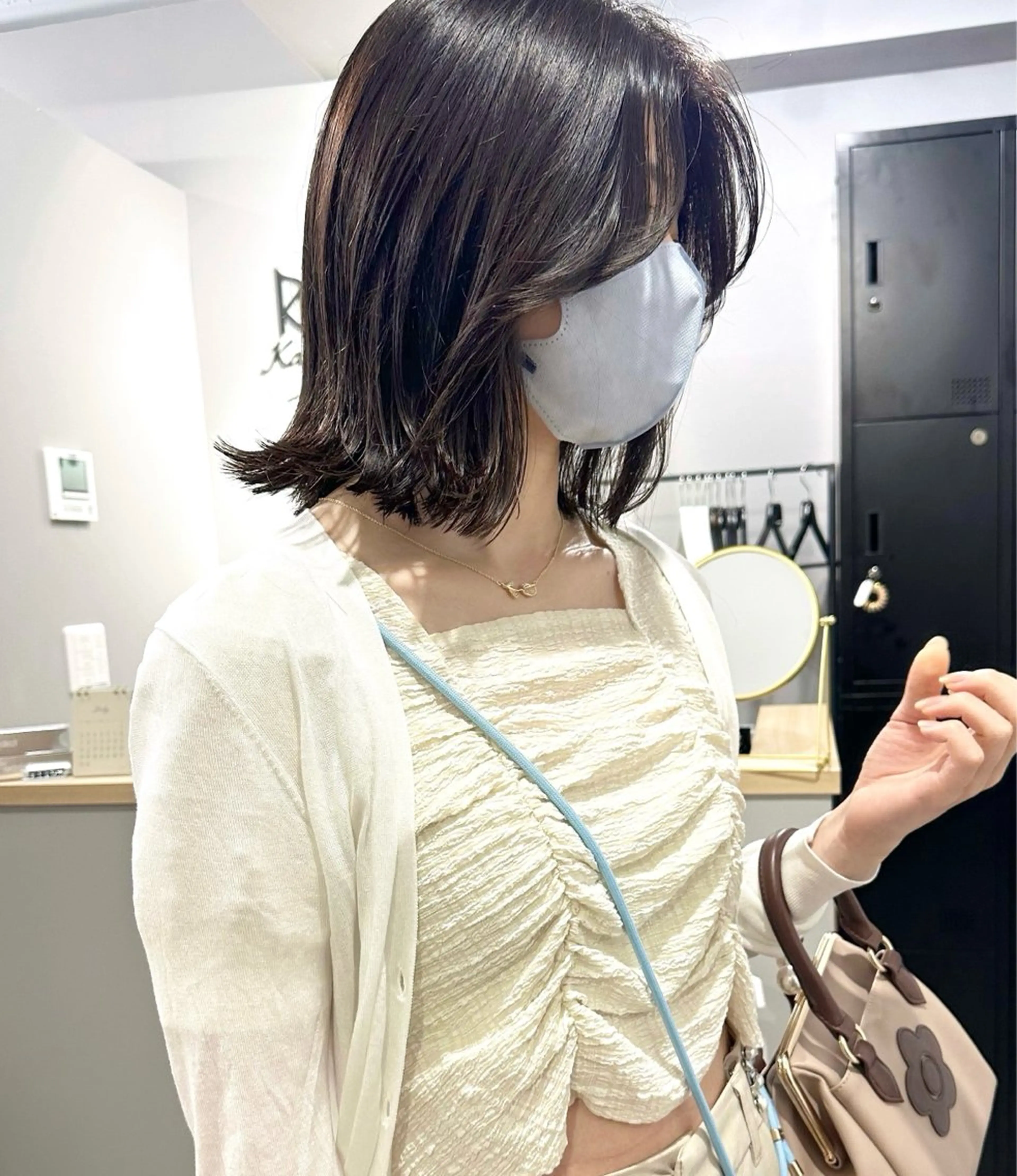 ミディアム ボブ 外ハネヘア カット ヘアカラー トリートメント Kamie 三宮のヘアスタイル