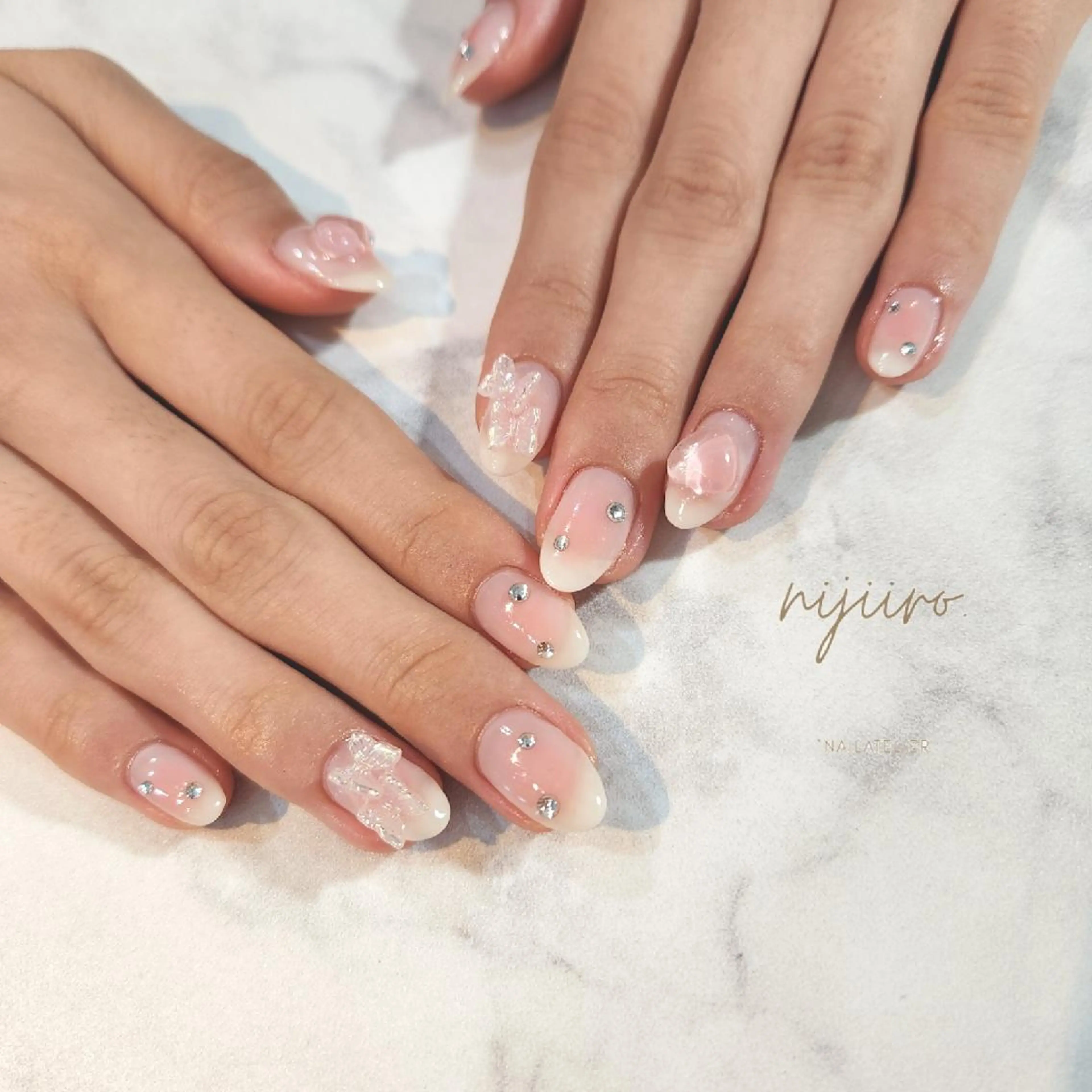 ネイル ハンドネイル nailatelier nijiiro.所属・nijiiro🌈 サトウのネイルデザイン
