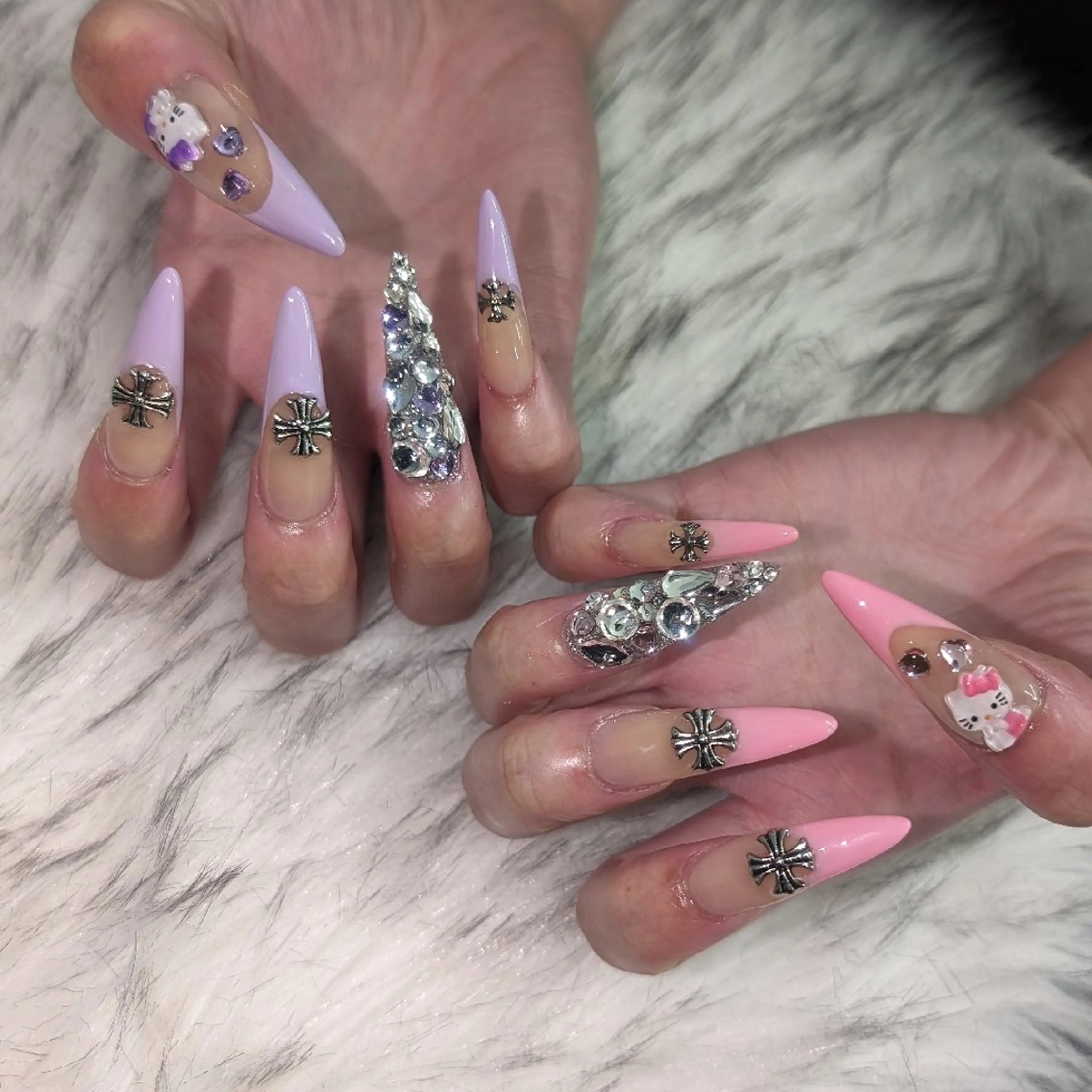 ネイル ハンドネイル RUNWAY 　　の眉毛・アイブロウイメージ