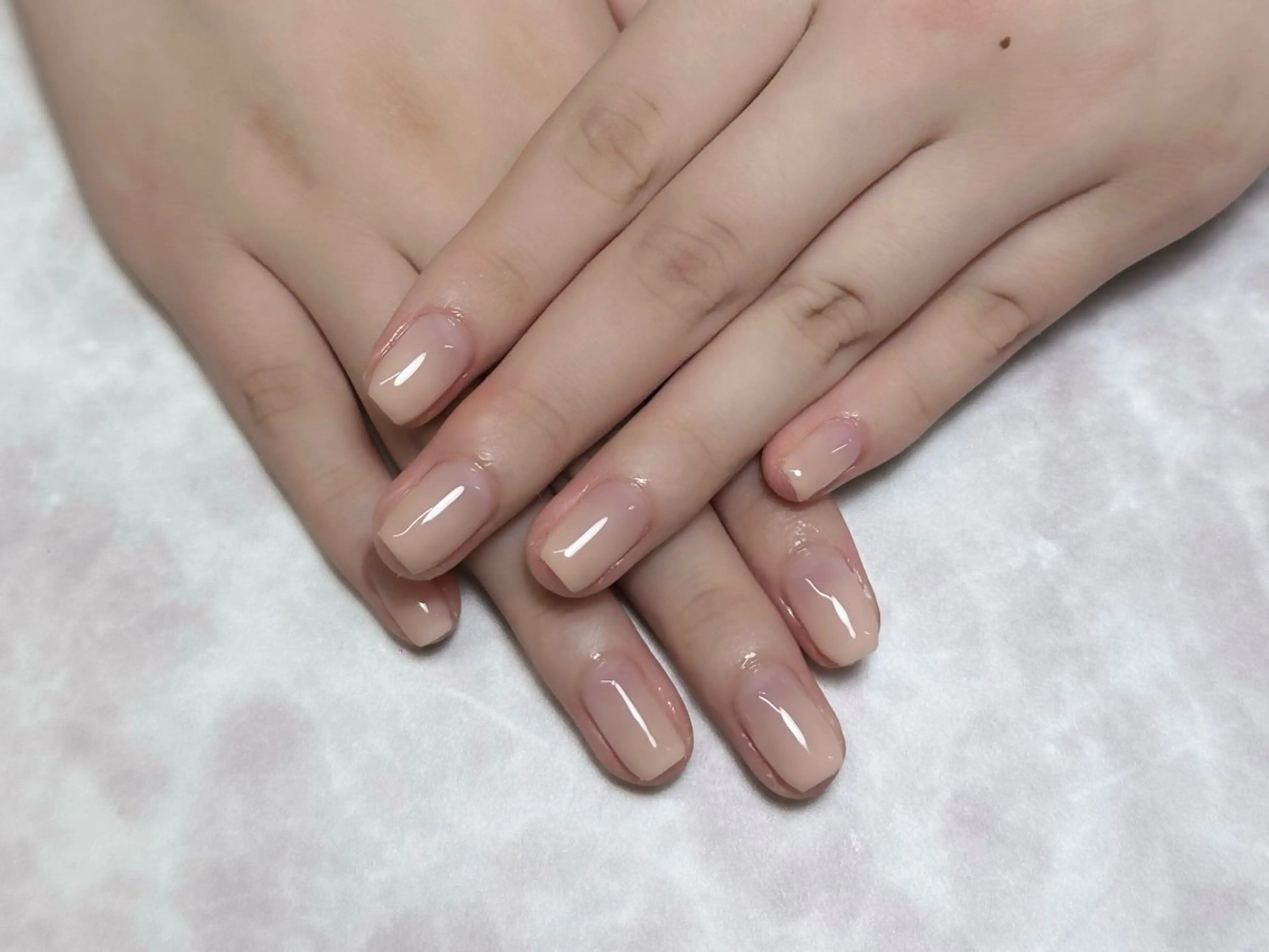 ネイル グラデーション オフィスネイル ハンドネイル 丸山 春花のネイルデザイン