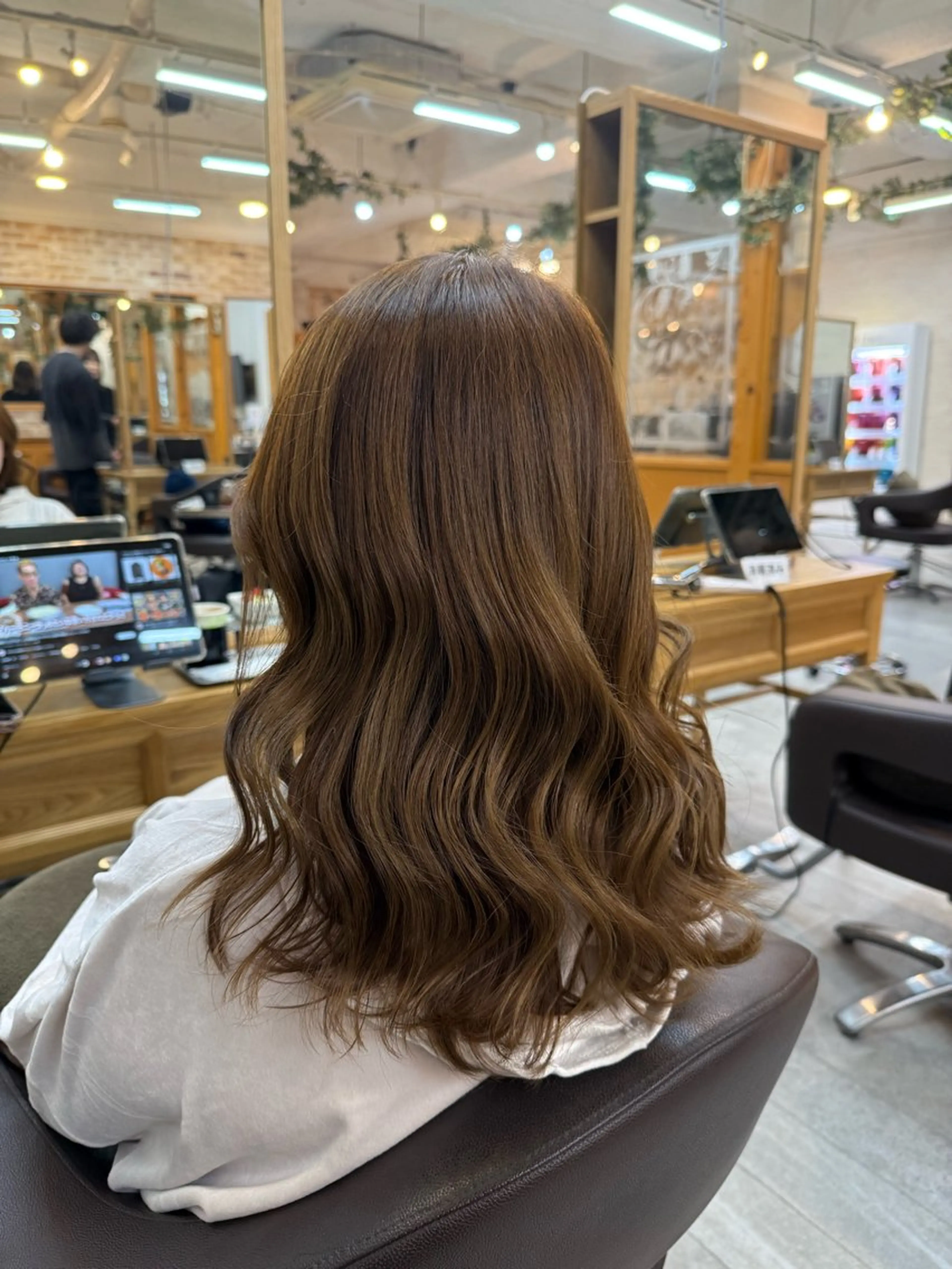 セミロング カラー 丸山 弘基のヘアスタイル