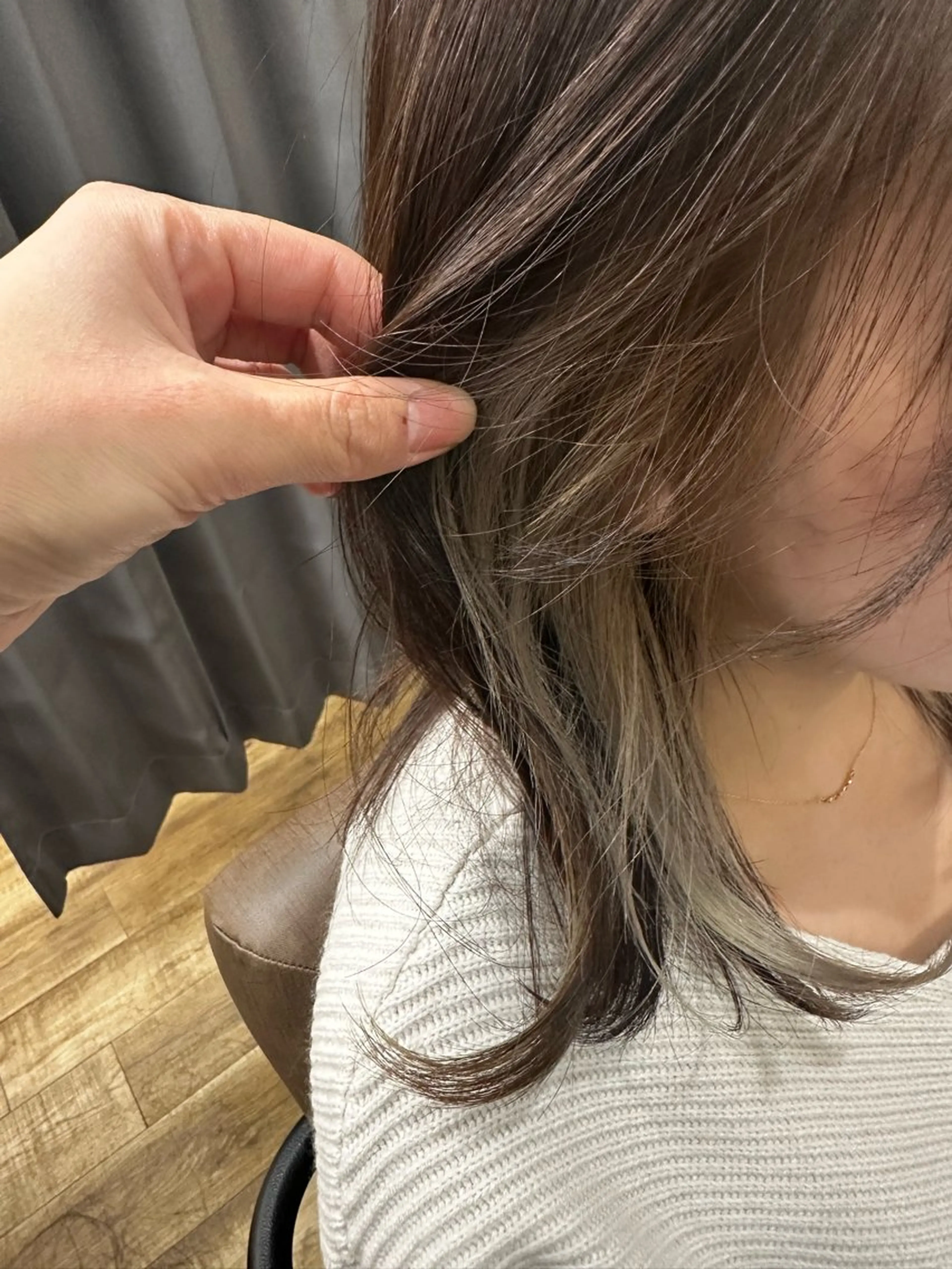 ミディアム カラー ベージュカラー インナーカラー ホワイトベージュ ヘアカラー TELA HAIR南流山店所属・TELA HAIR Annaのヘアスタイル