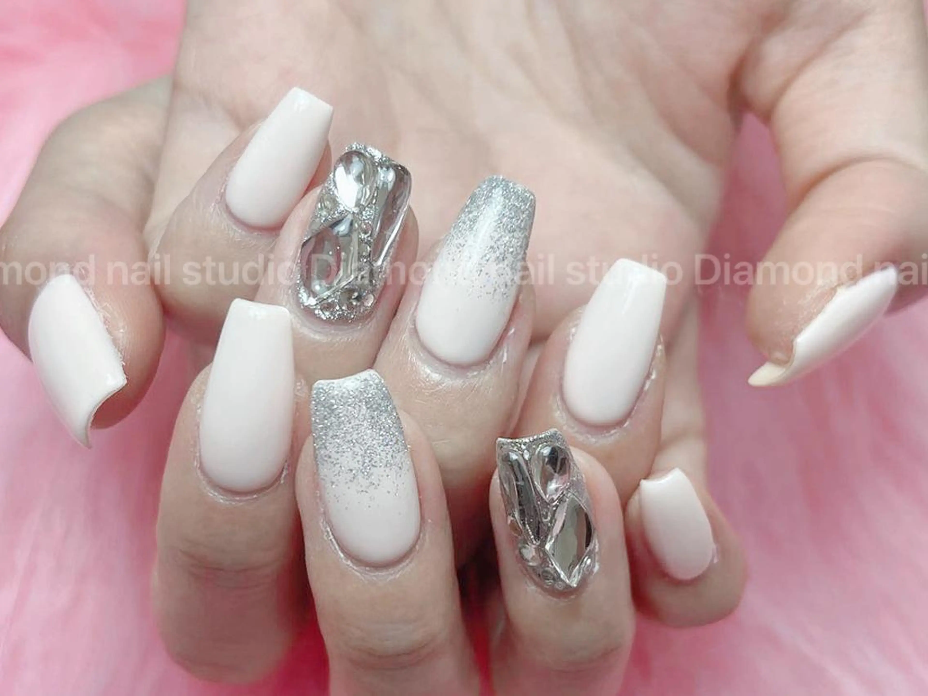 セミロング ハンドネイル DIAMOND 💅のネイルデザイン