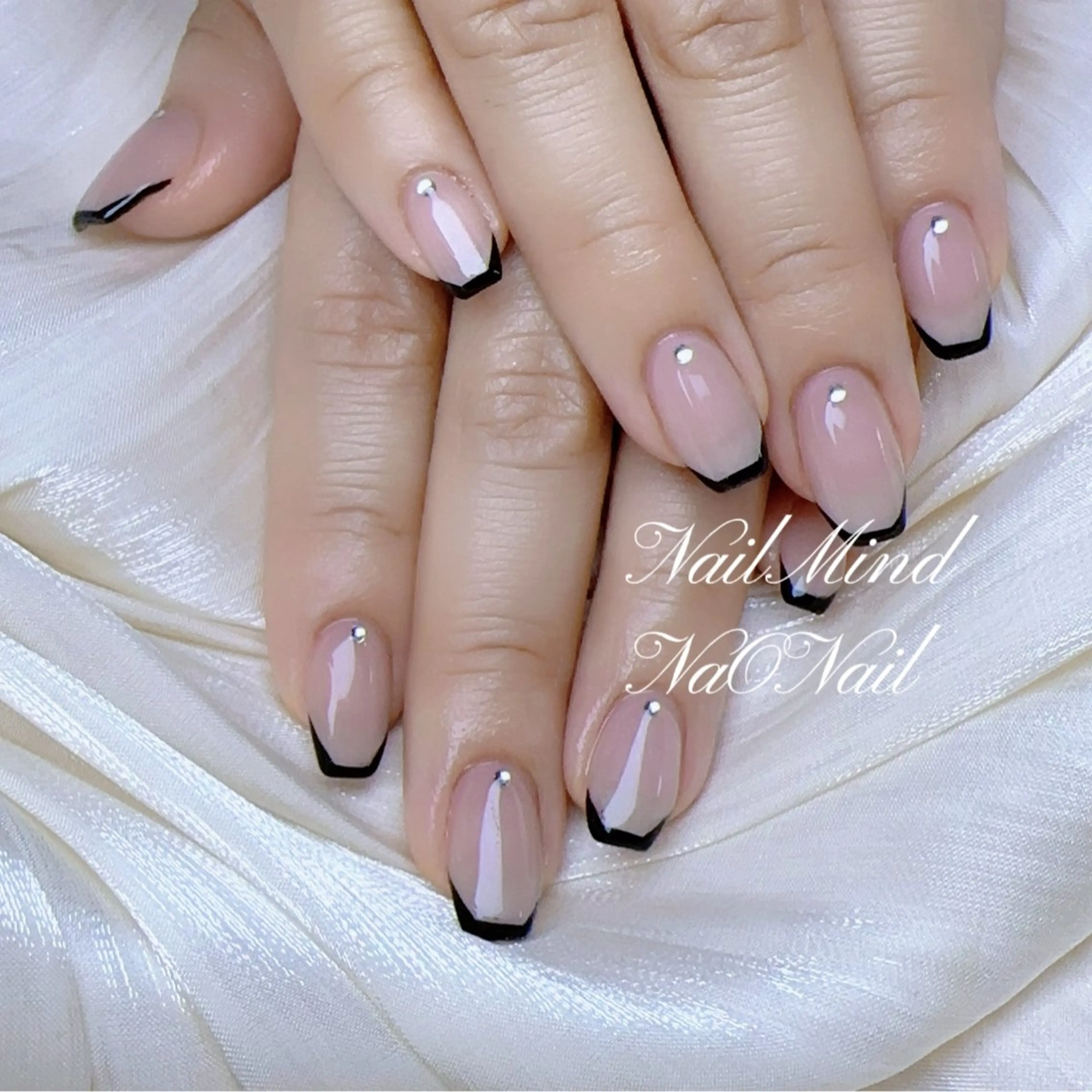 ベース色ありフレンチネイル🌟【初回&自店オフ無料】パラジェル変更可能💎オフありの写真