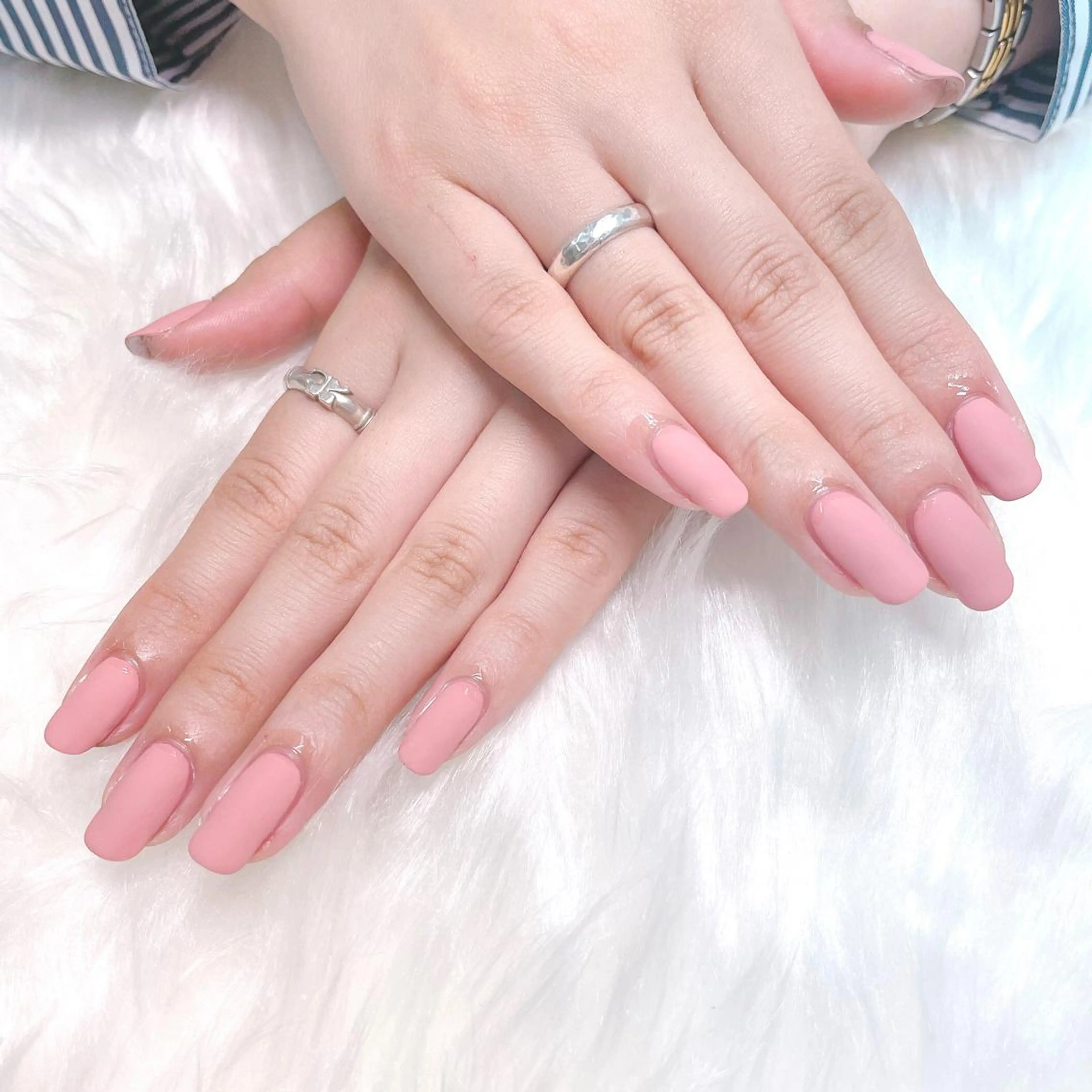 ネイル Go  Today シェアサロン 新宿Gratia店所属・杉山 栞のネイルデザイン