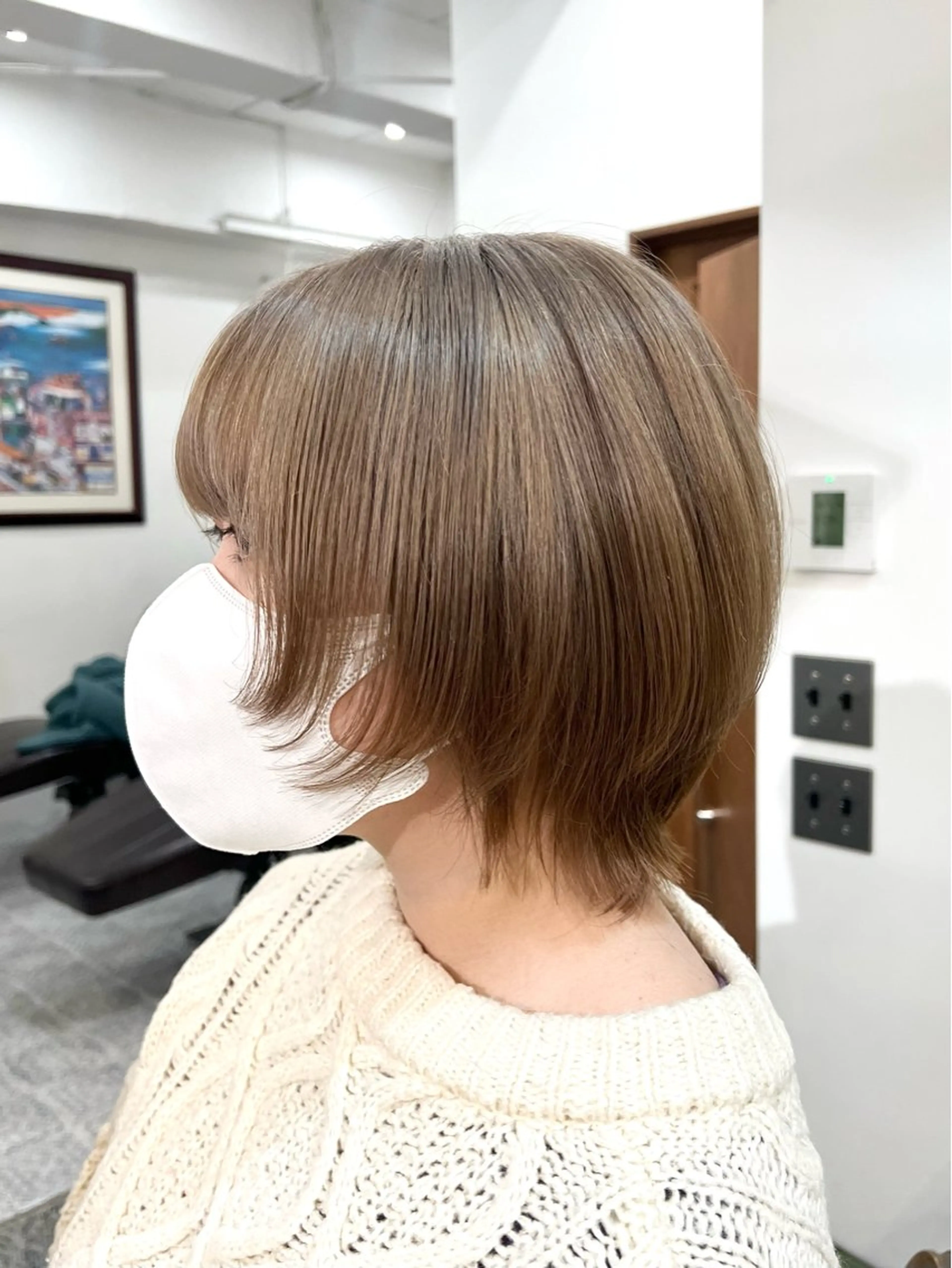 ミディアム カット ヘアカラー トリートメント Ami ブリーチ/ハイトーンのヘアスタイル