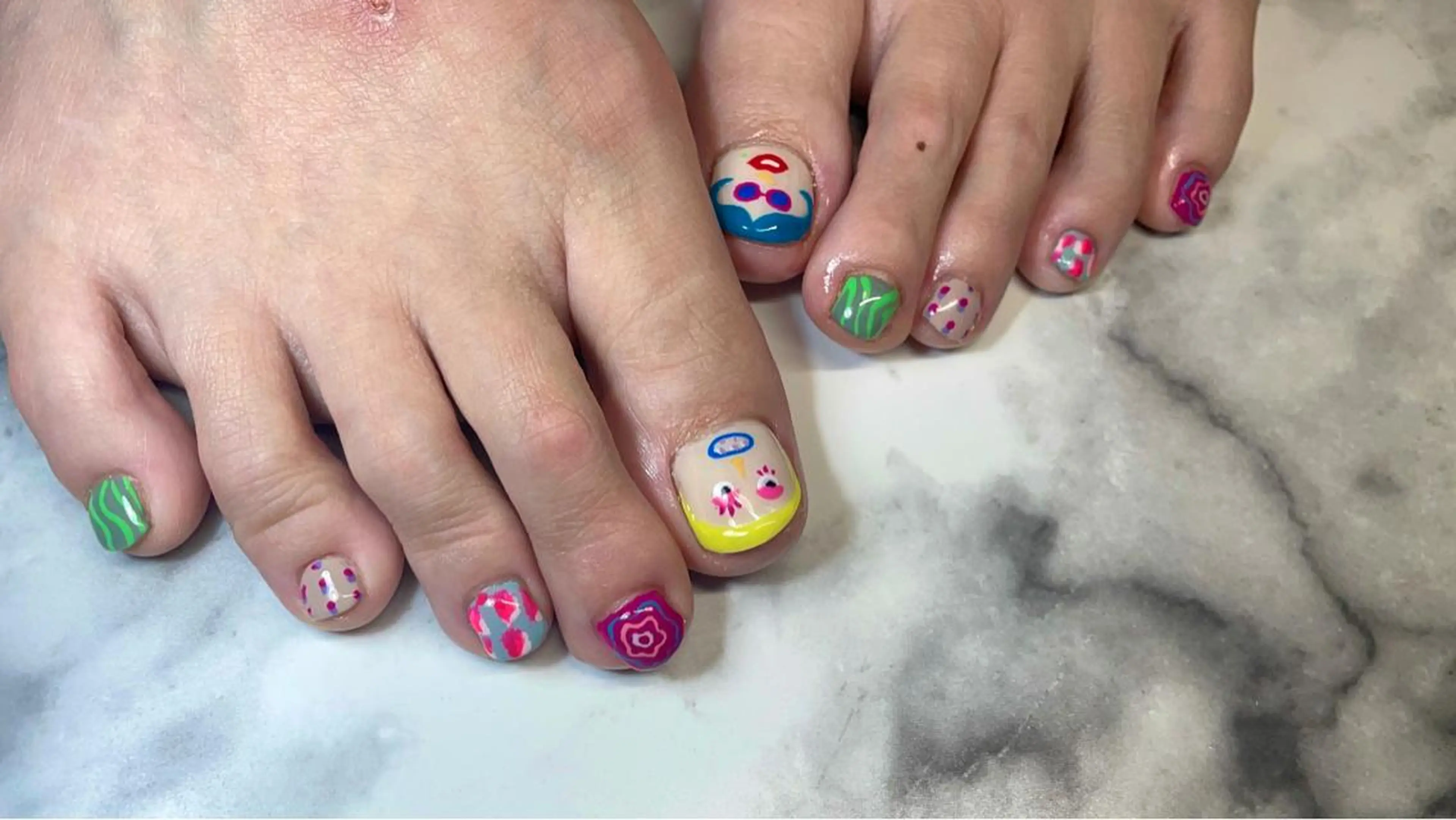 ネイル フットネイル A MODO MIOのネイルデザイン