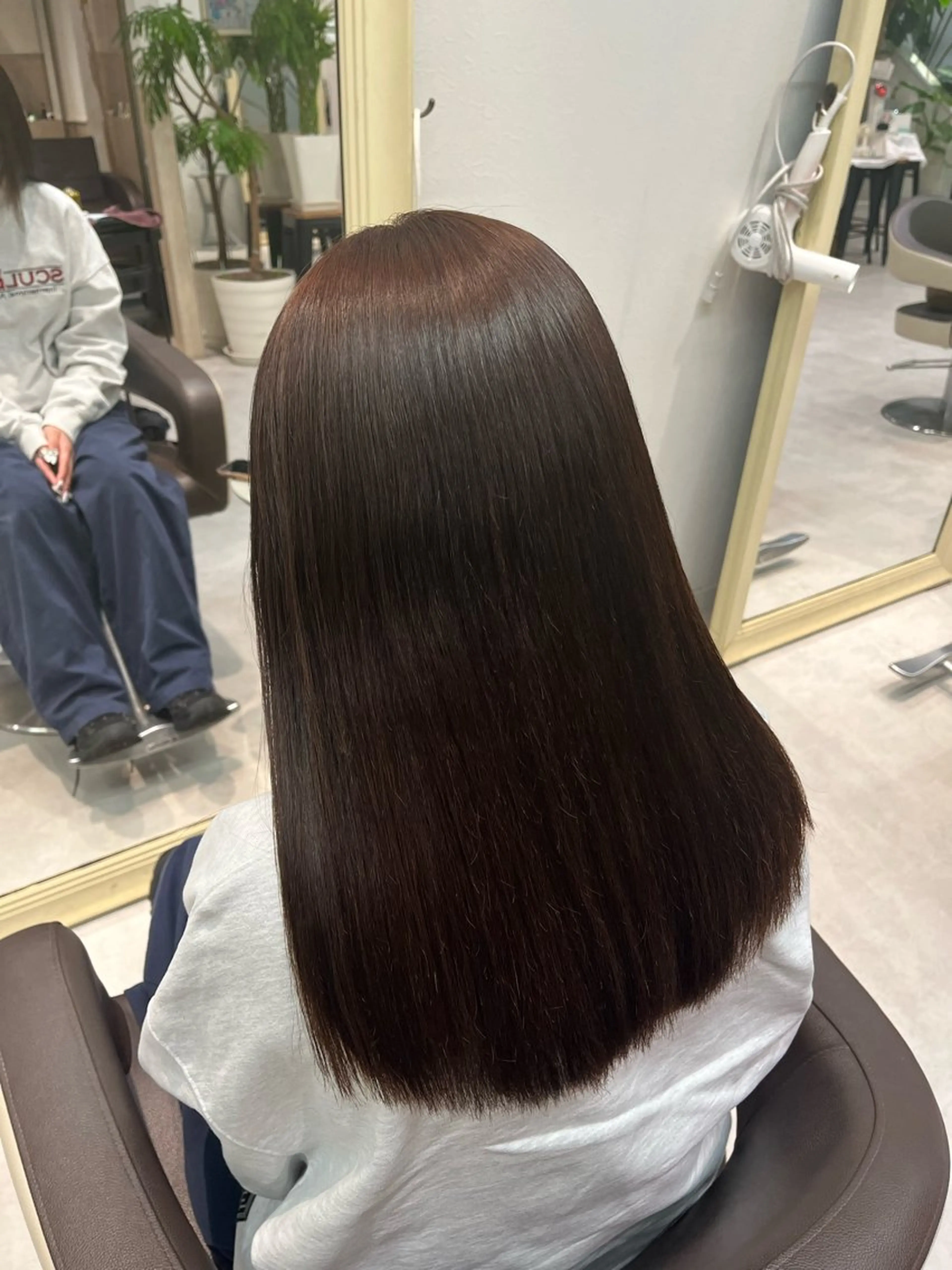 セミロング カット ヘアカラー トリートメント omocha umiのヘアスタイル