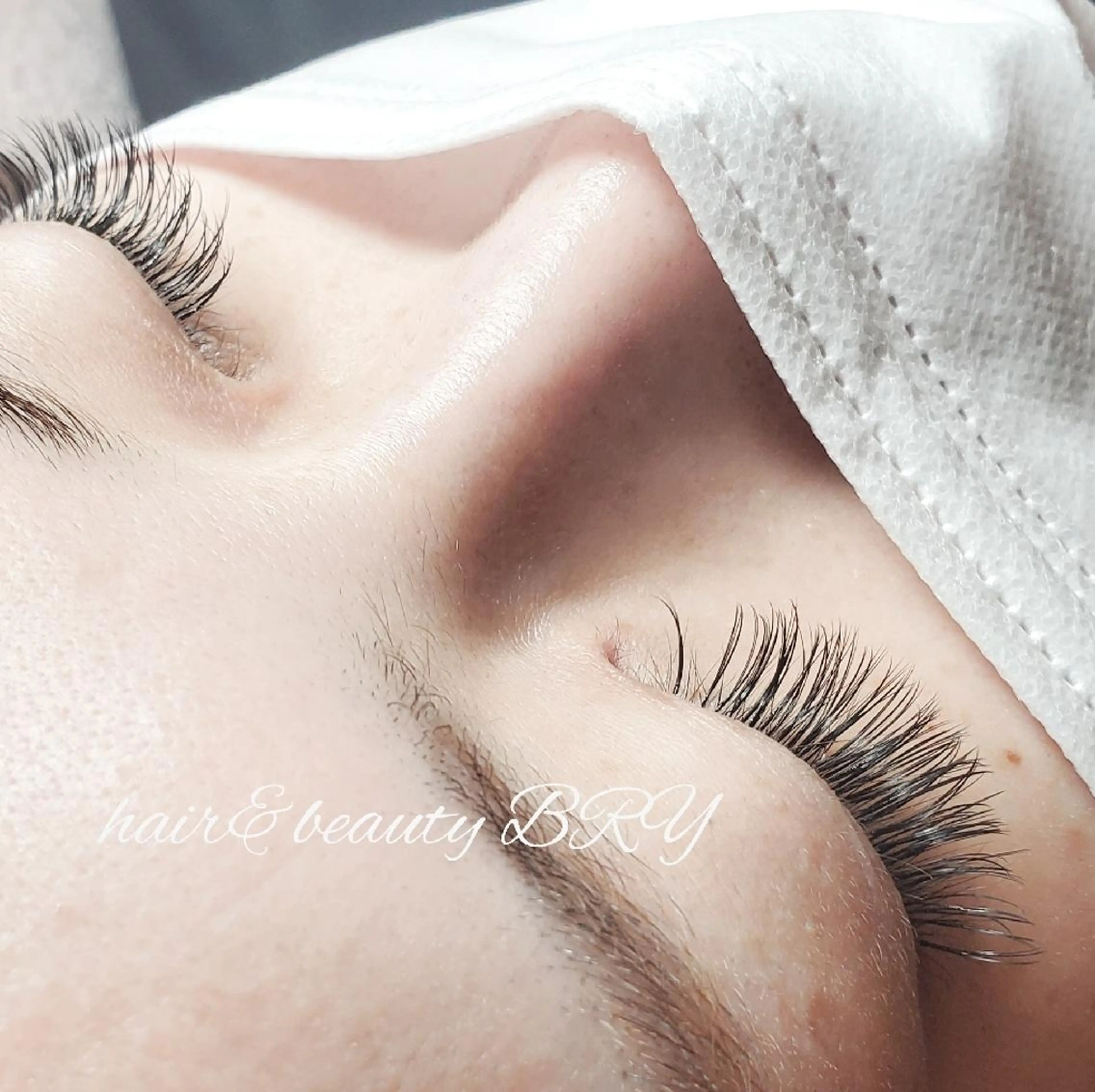 マツエク・マツパ バインドロック カラーマツエク フラットラッシュ ボリュームラッシュ マツエク Hair＆beauty BRY所属・hair& beauty BRYのマツエク・マツパデザイン