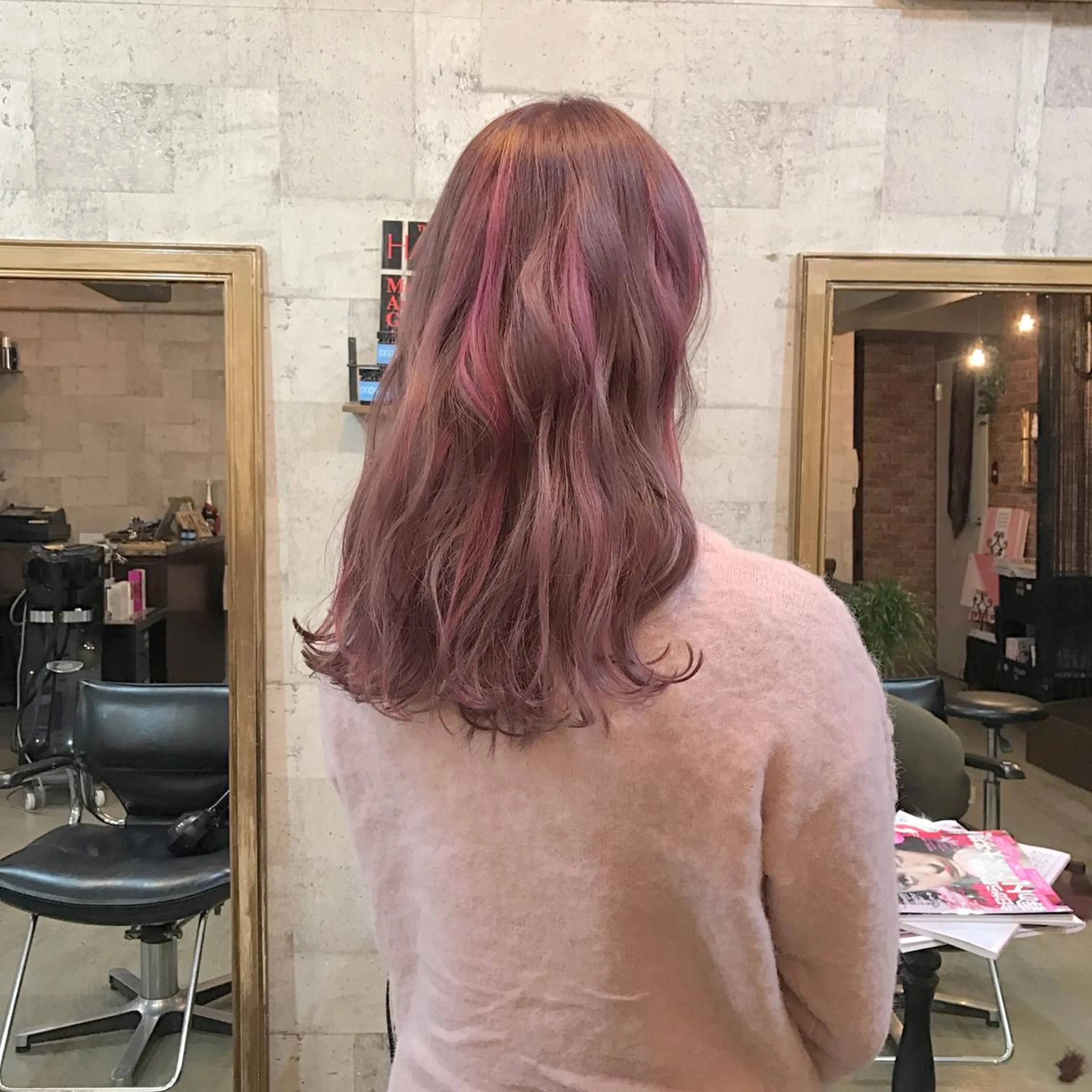 セミロング カラー ダブルカラー ハイライトカラー ピンクカラー ハイライト インナーカラー/天神 ブリーチ/吉田のヘアスタイル