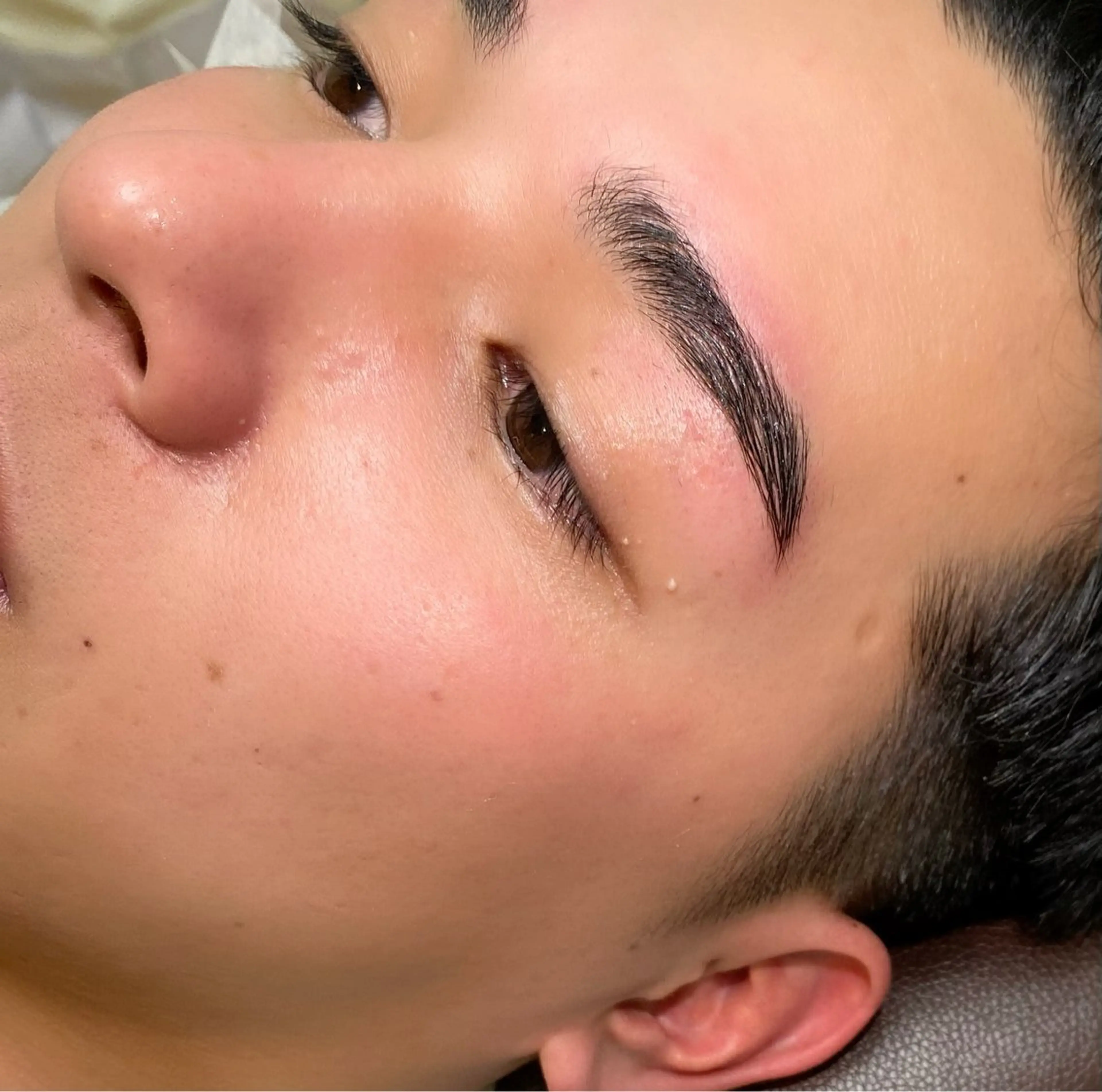 アイブロウ ハリウッドブロウリフト メンズアイブロウ Morphome所属・【Morphome】 hinaのエステ・リラクイメージ