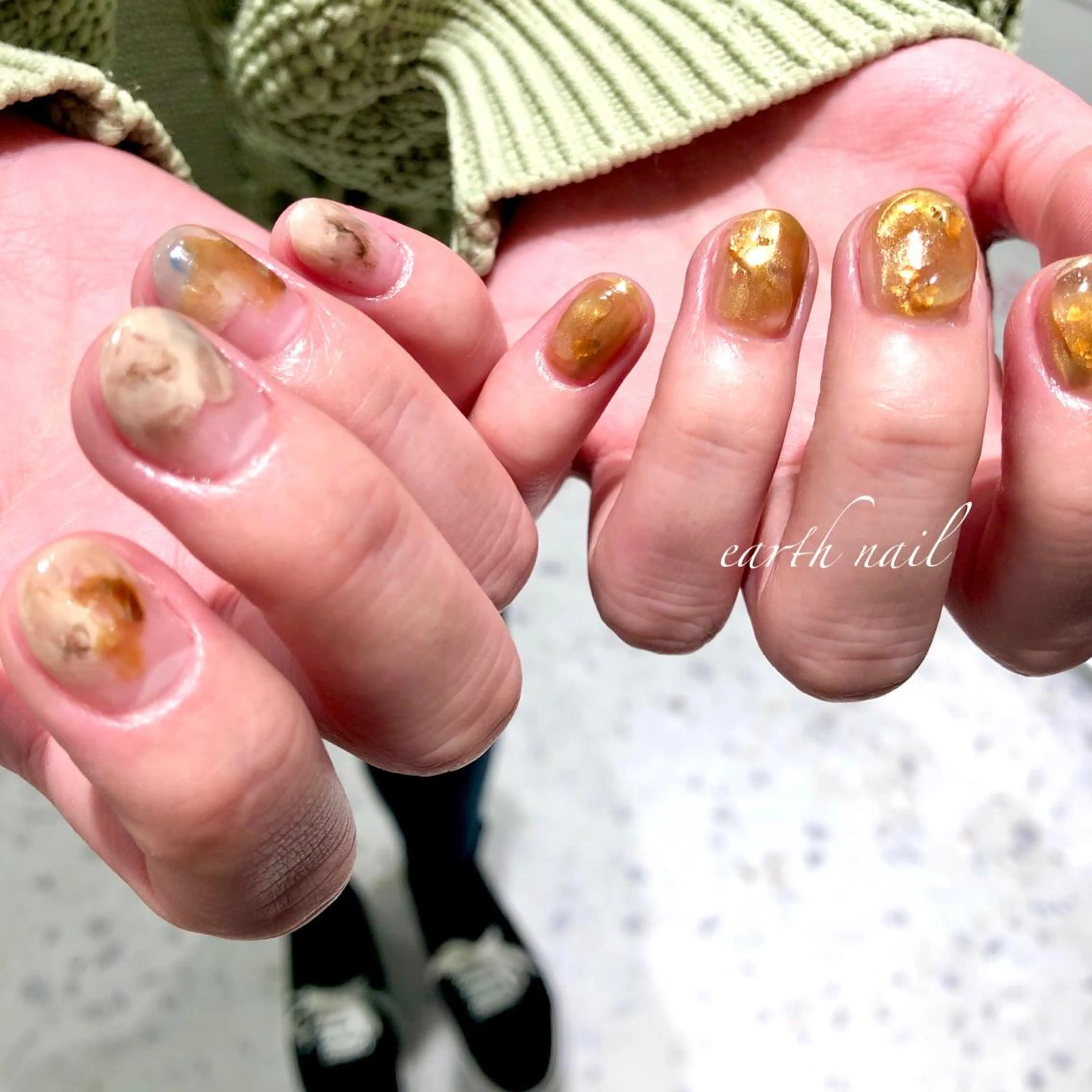 ネイル ゴールド オレンジ ハンドネイル 🧁🥕 asukaのネイルデザイン