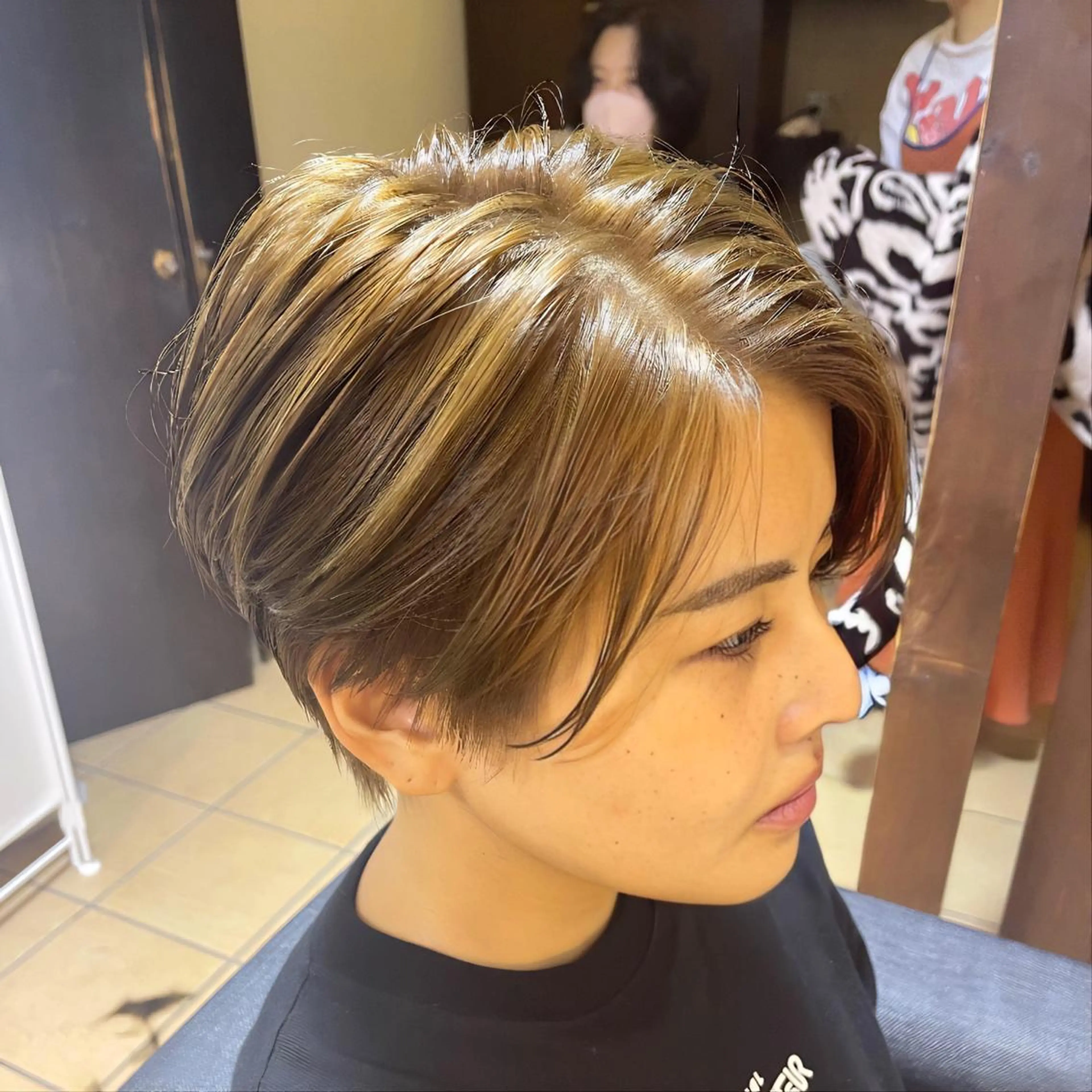 ショート カラー すげ さやかのヘアスタイル