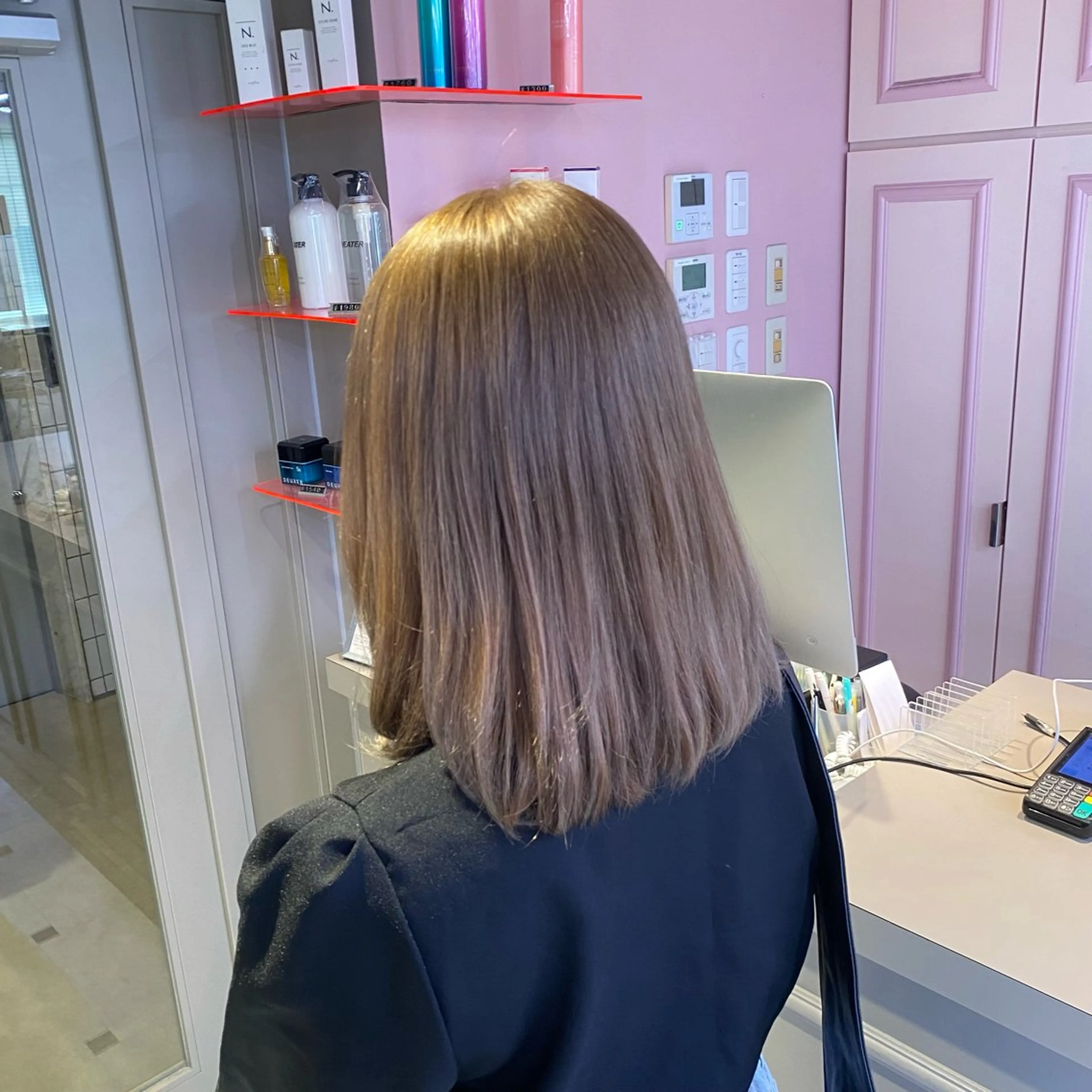 セミロング カラー ヘアカラー トリートメント ヘッドスパ ヘアセット 透明感ベージュカラー 🪞上野🪞AIのヘアスタイル