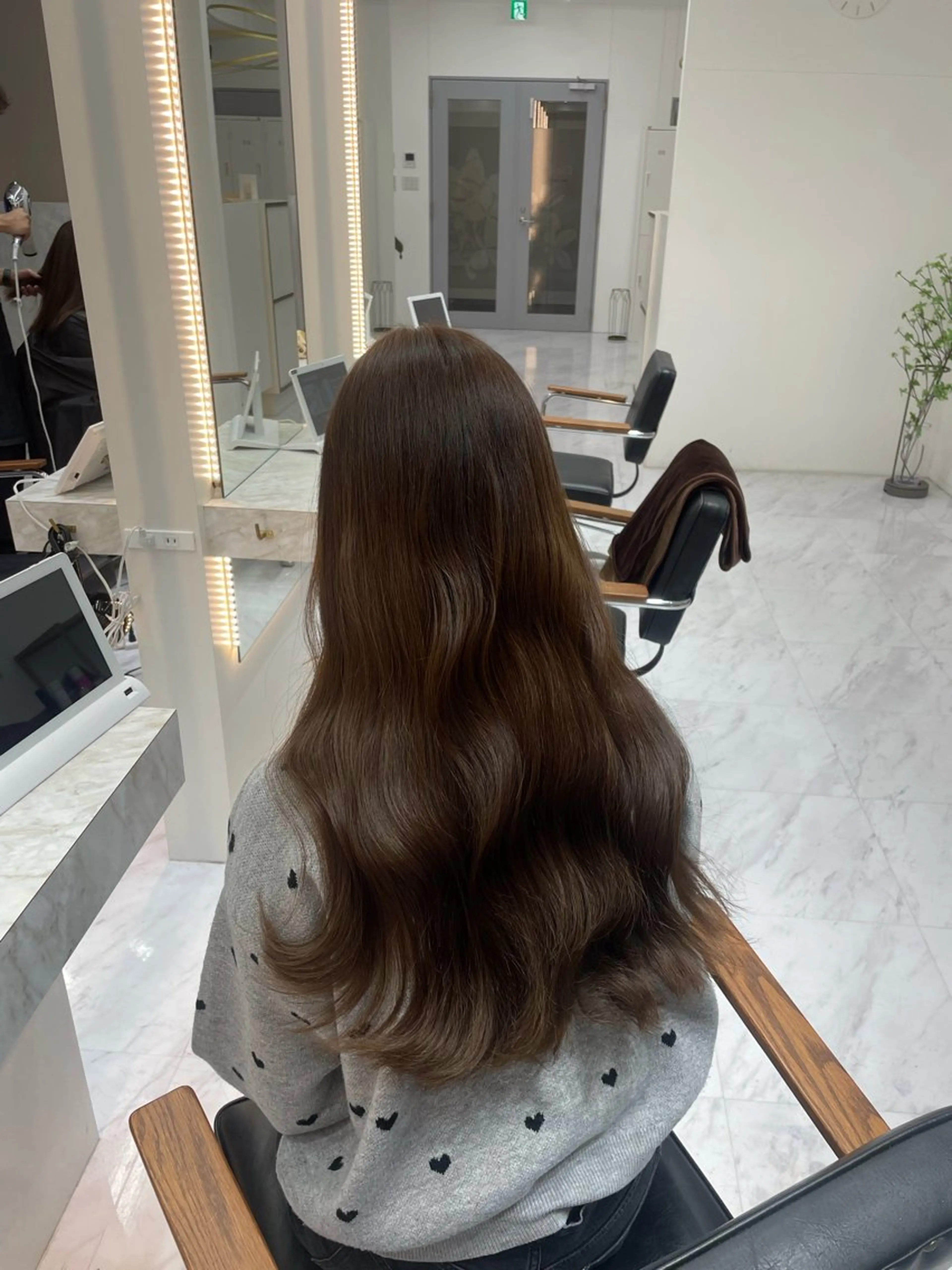 ロング カラー カット ヘアカラー トリートメント EleRe 栄店【エレリー】所属・艶髪ヘア🤍/ 透明感himiのヘアスタイル