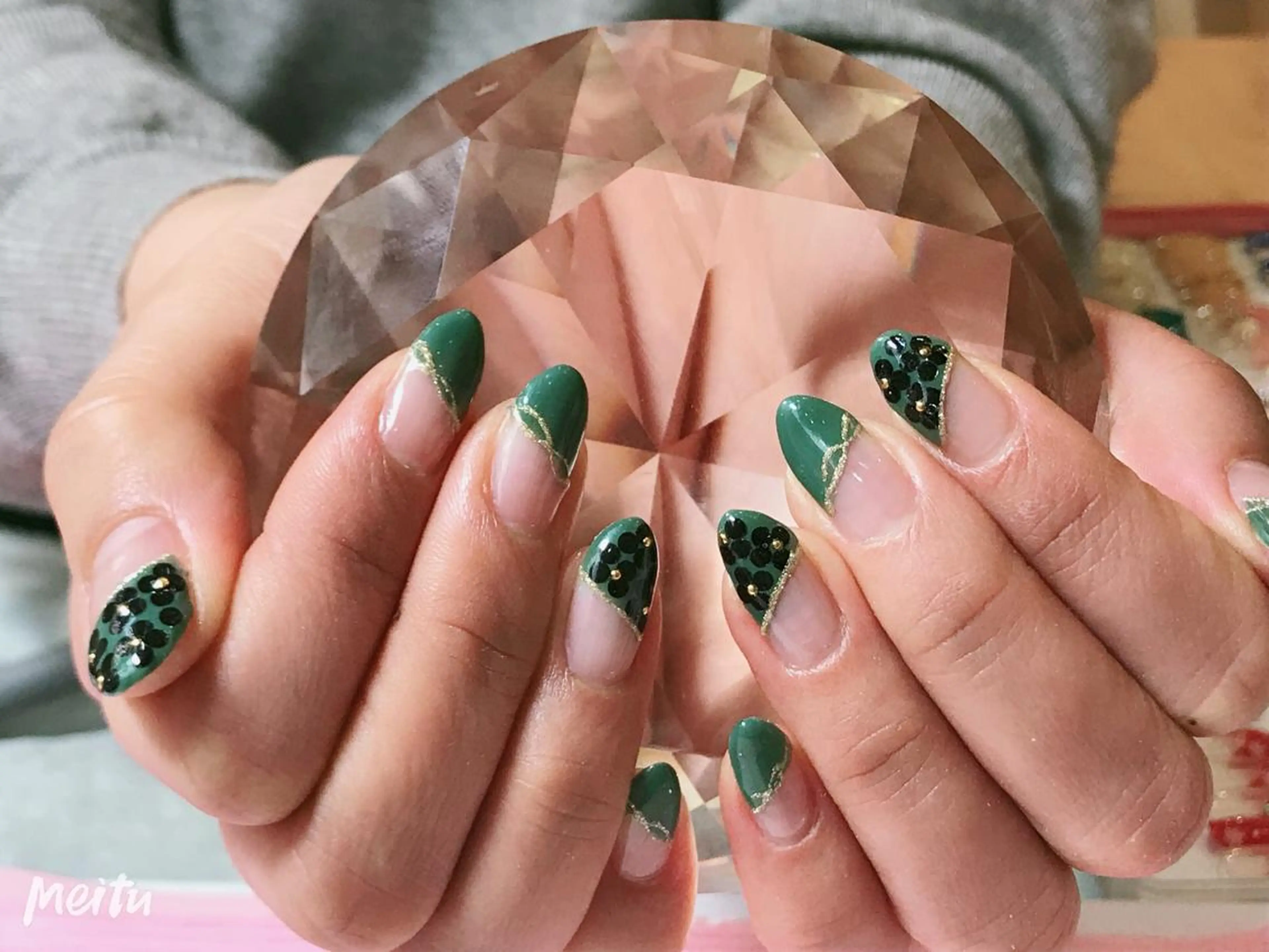 セミロング カラー ネイル SINCERELY シンシアリー🌈のネイルデザイン