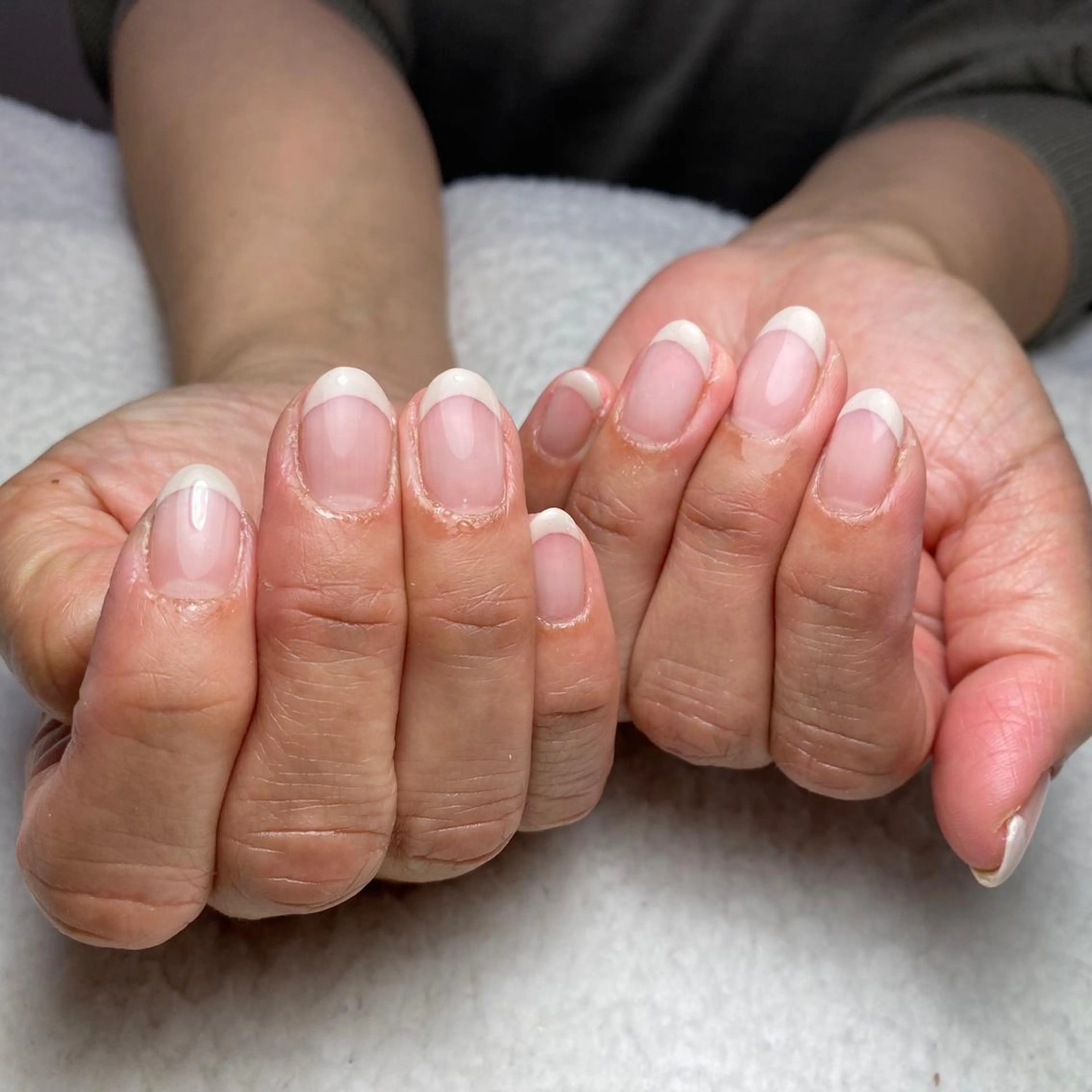 ネイル フレンチネイル ホワイト ハンドネイル COCO+所属・COCO +のエステ・リラクイメージ