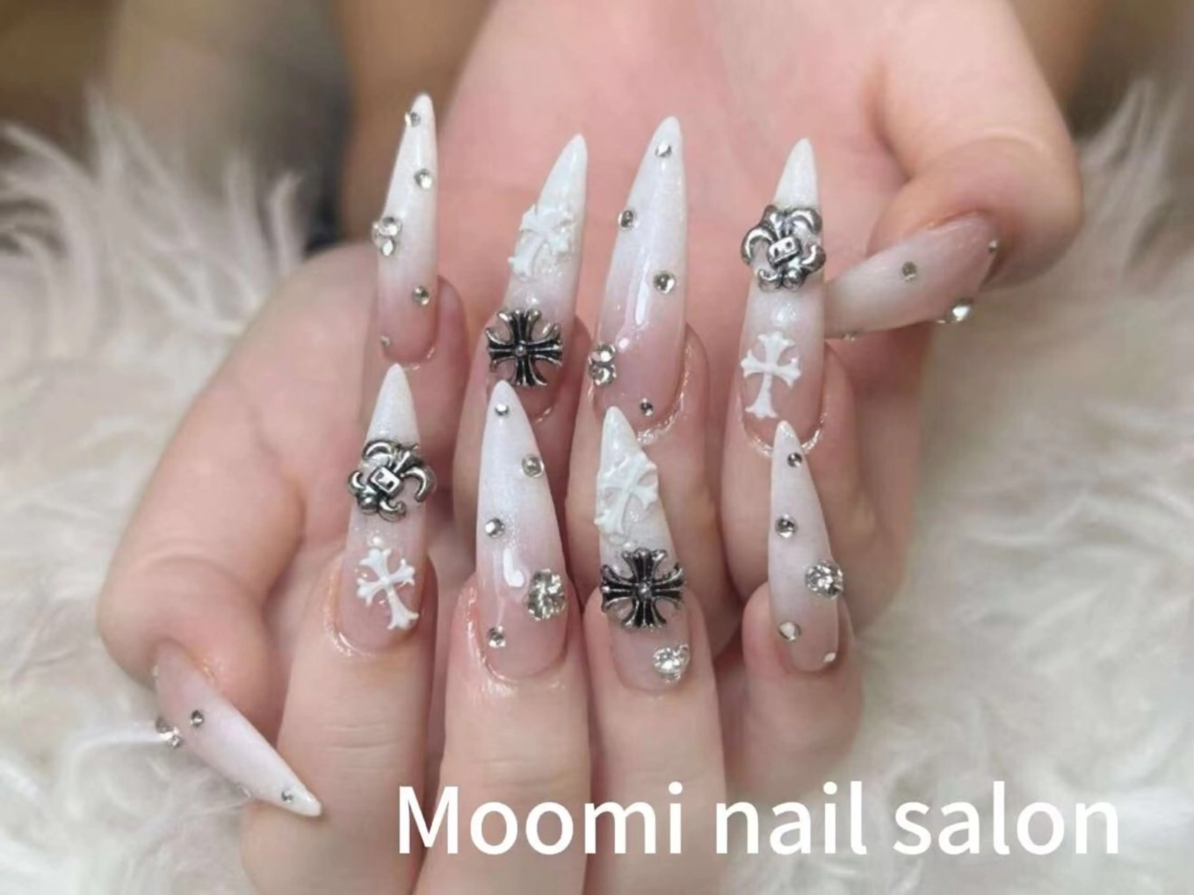 ネイル チークネイル フレンチネイル ジェルネイル グラデーション ハート ハンドネイル moomi nail スカルプ専門のネイルデザイン