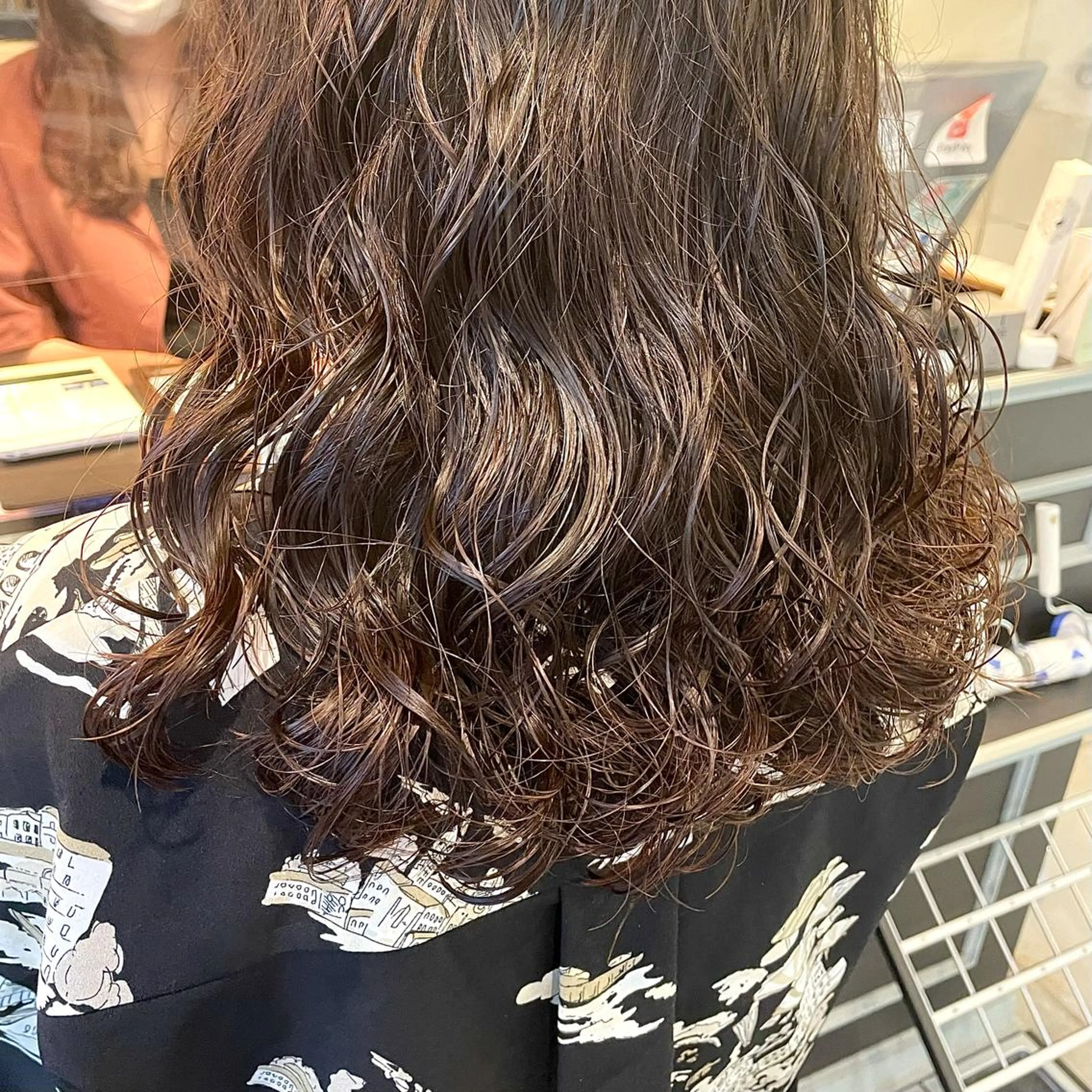 ミディアム パーマ スナコザワ レナのヘアスタイル