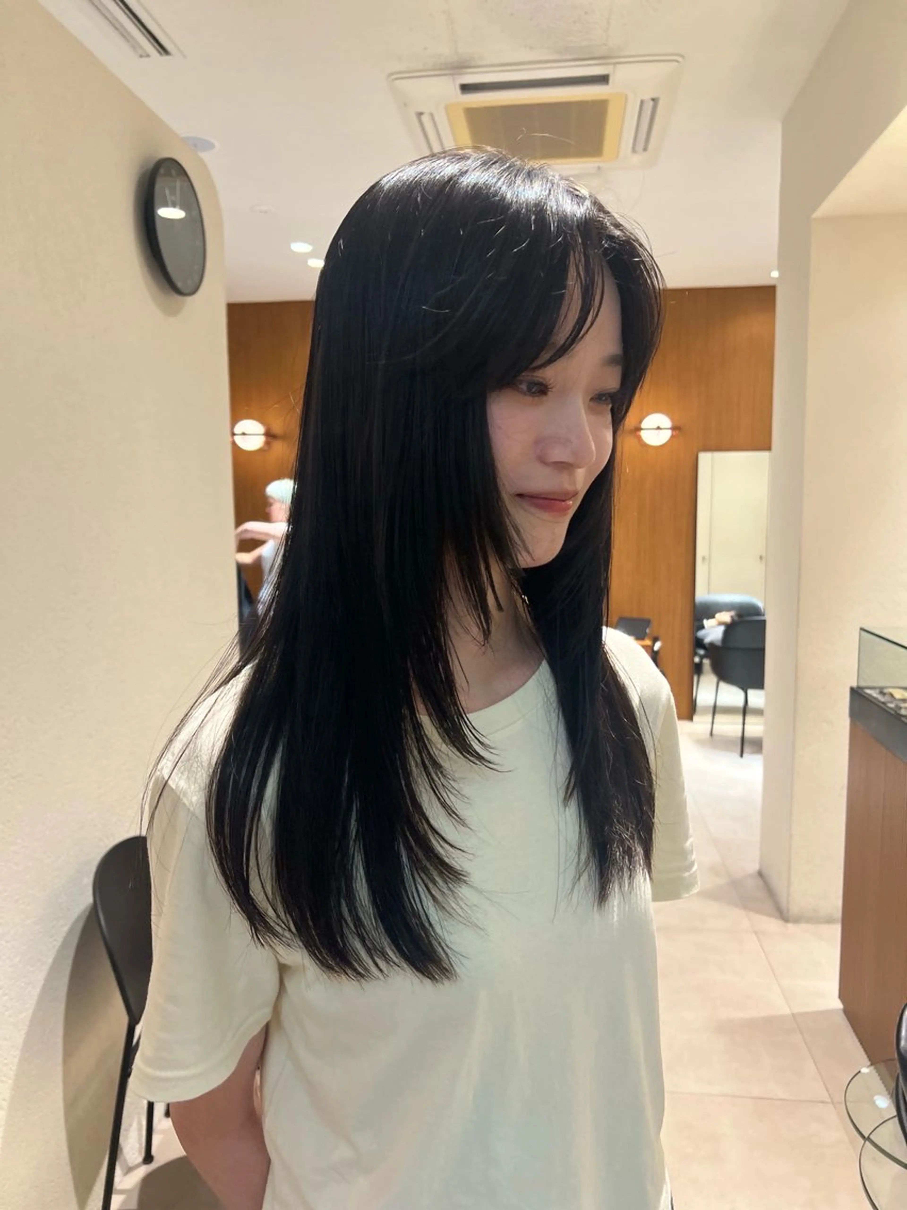 ロング レイヤーカット ロング yiye   神宮前所属・manami /暖色 /カットモデル募集のヘアスタイル