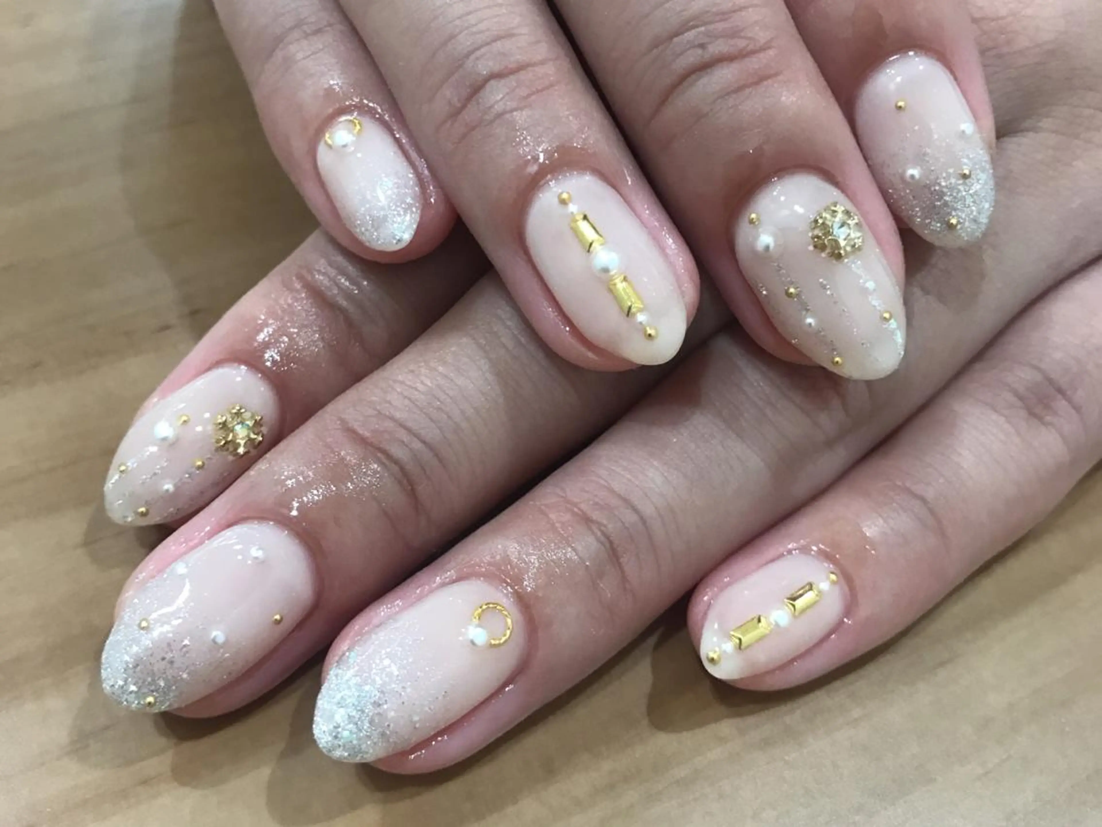 ネイル ラメ(グリッター) ラメグラデーション ハンドネイル 中川 愛理のその他イメージ