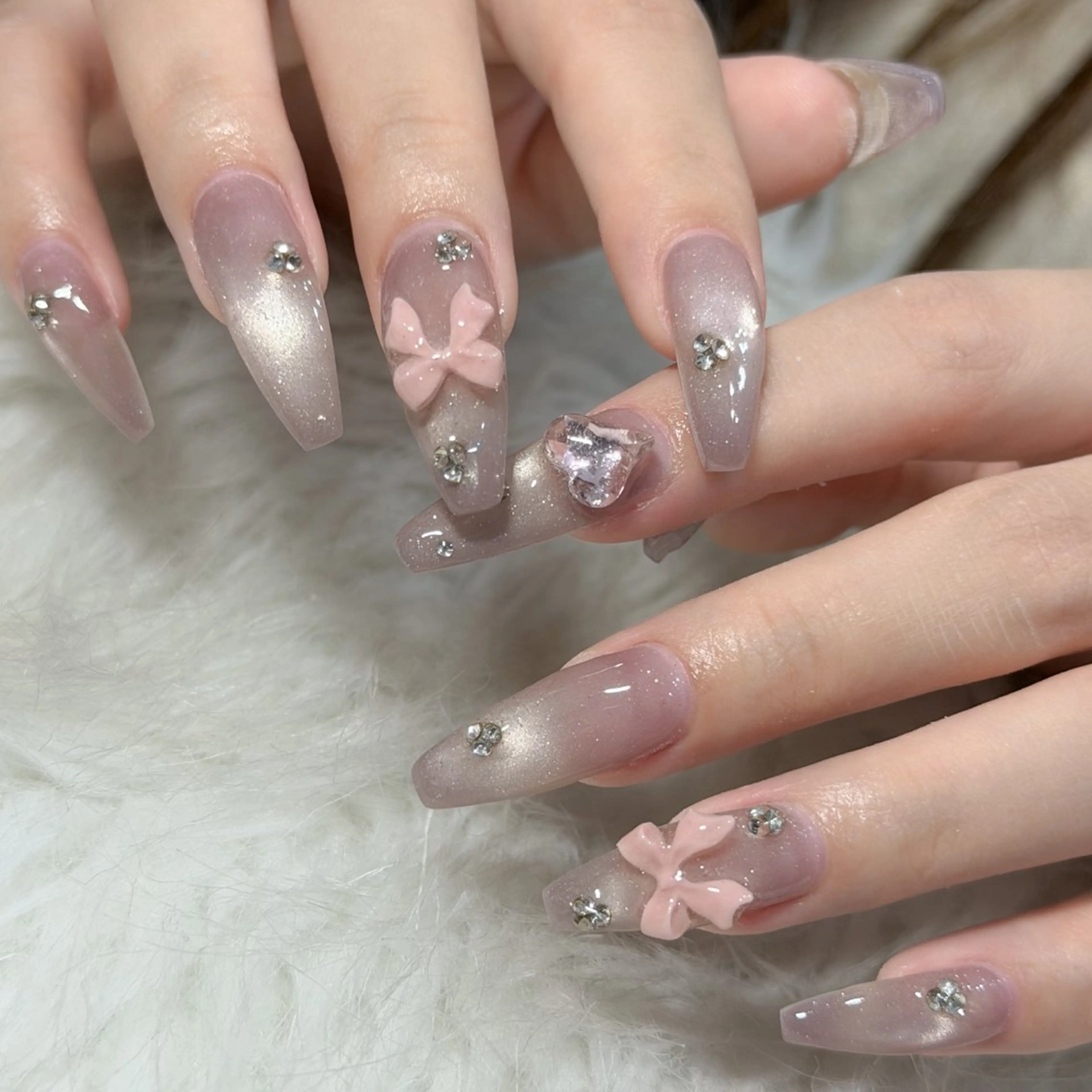 ネイル ハンドネイル フットネイル LAVISH nanamiのネイルデザイン