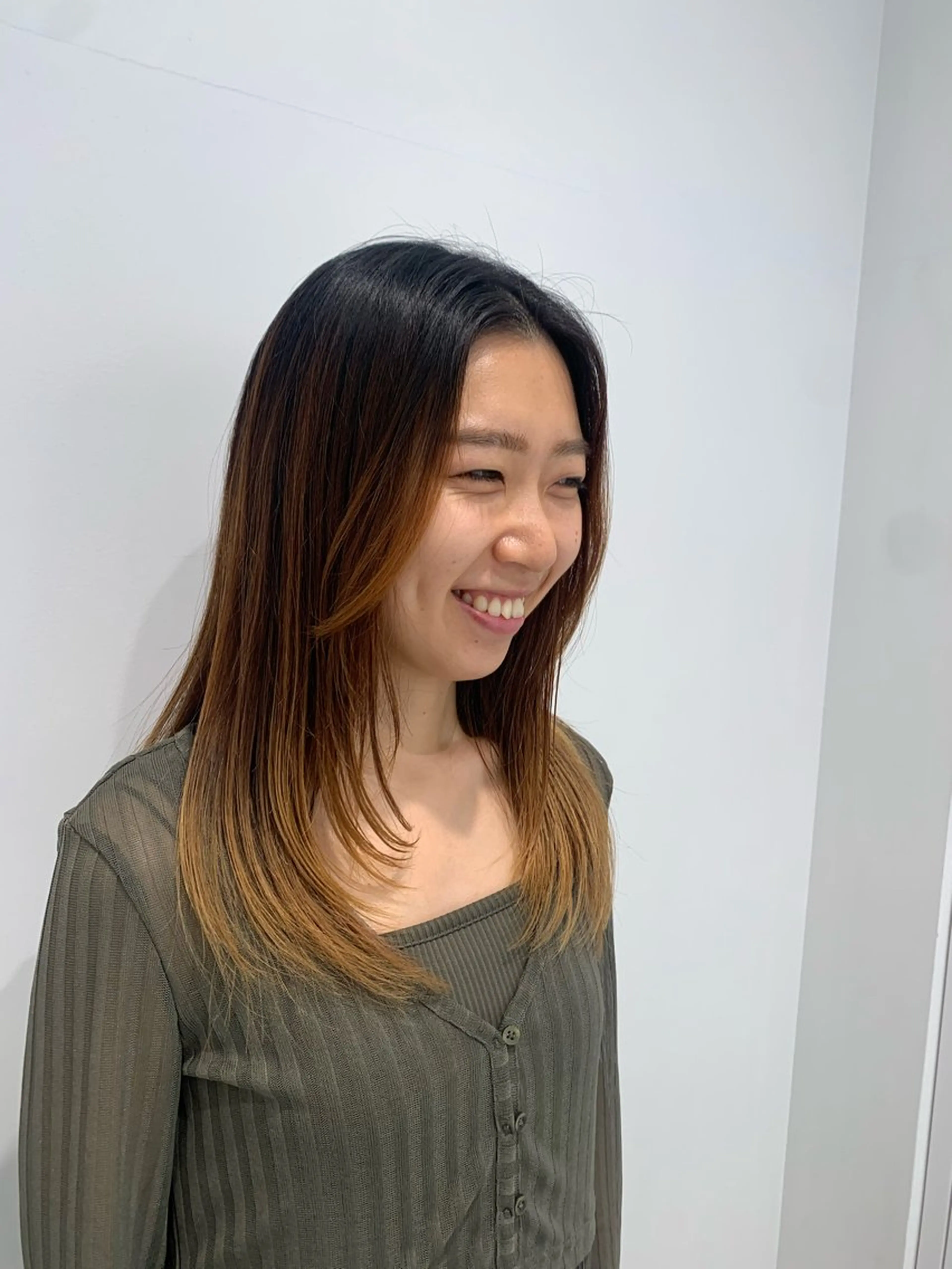 セミロング カット 暖色カラー🌼 rinka🌼のヘアスタイル