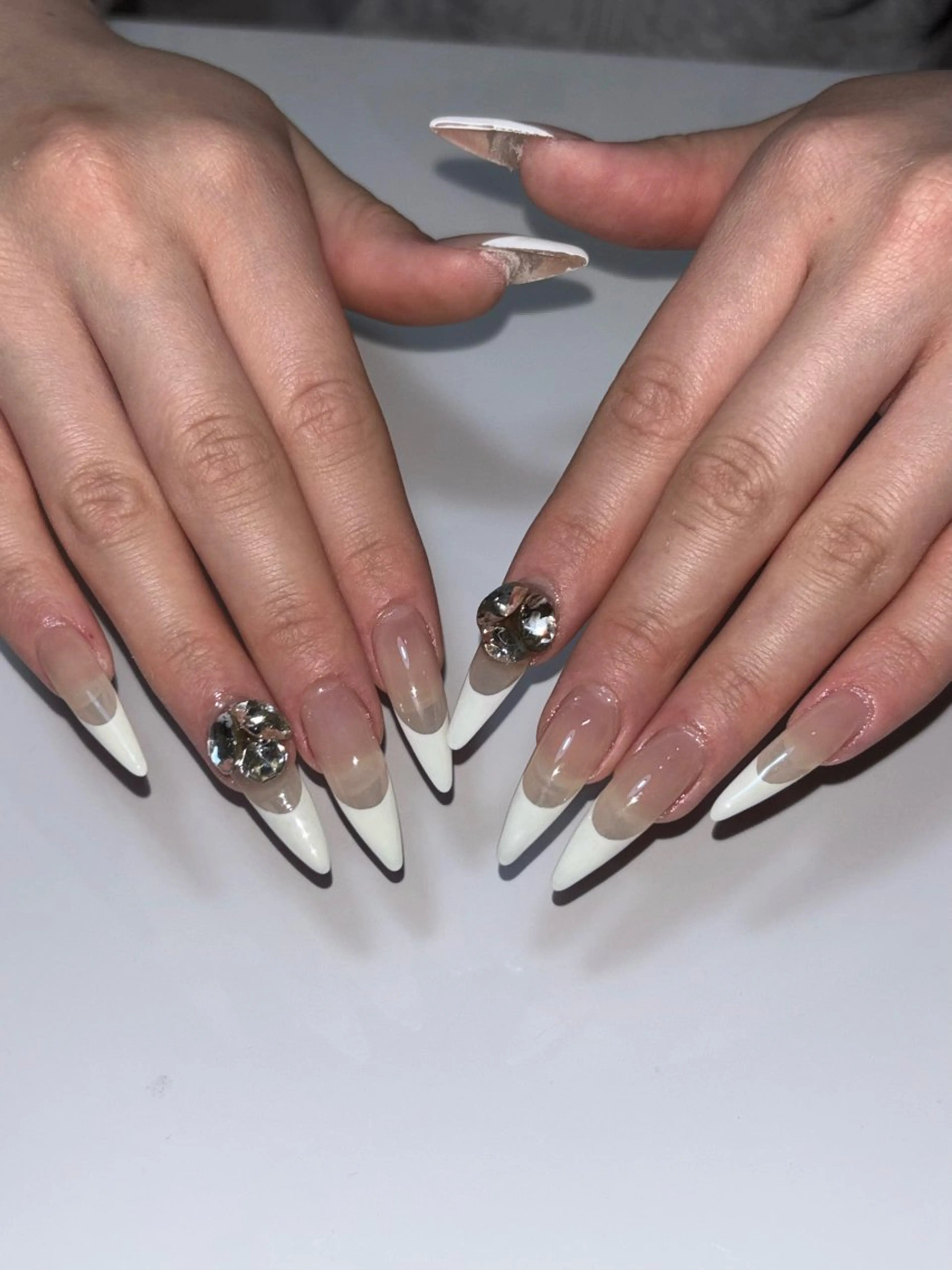 ネイル ドット 韓国ネイル ワンホンネイル ハンドネイル Yay /y2k・個性派のネイルデザイン