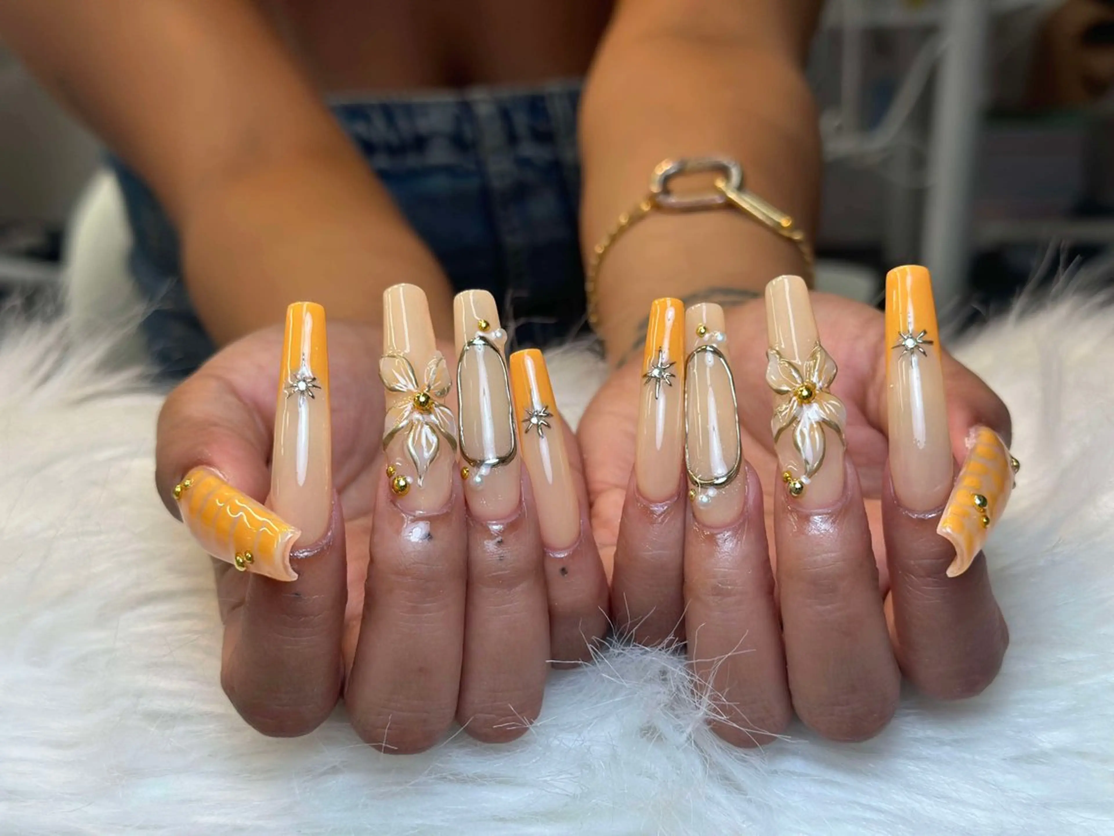 ネイル チークネイル ハート ホログラムネイル ミラーネイル ニュアンスネイル ハンドネイル Nie Nail Shinokuboのネイルデザイン