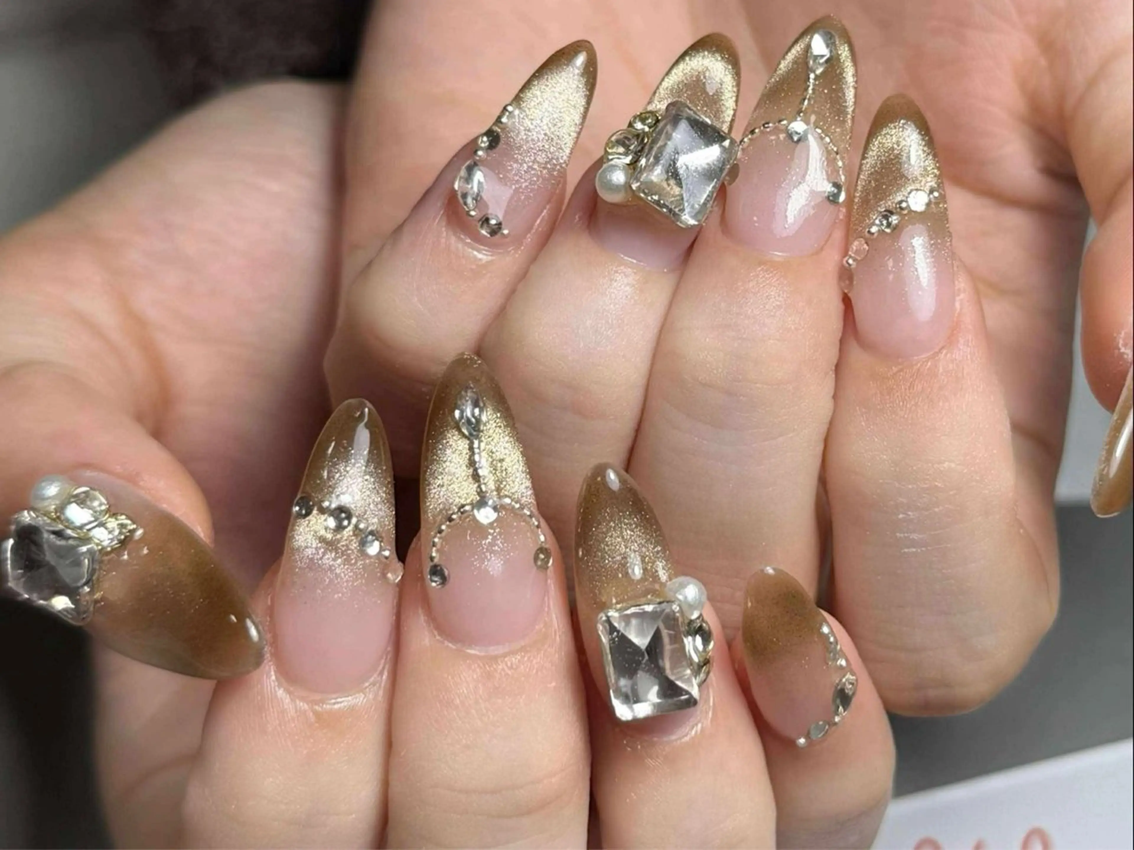 ネイル アートネイル フレンチネイル ジェルネイル グラデーション 韓国ネイル ハンドネイル ハンドケア さくら💮💮 【オフ無料】のネイルデザイン