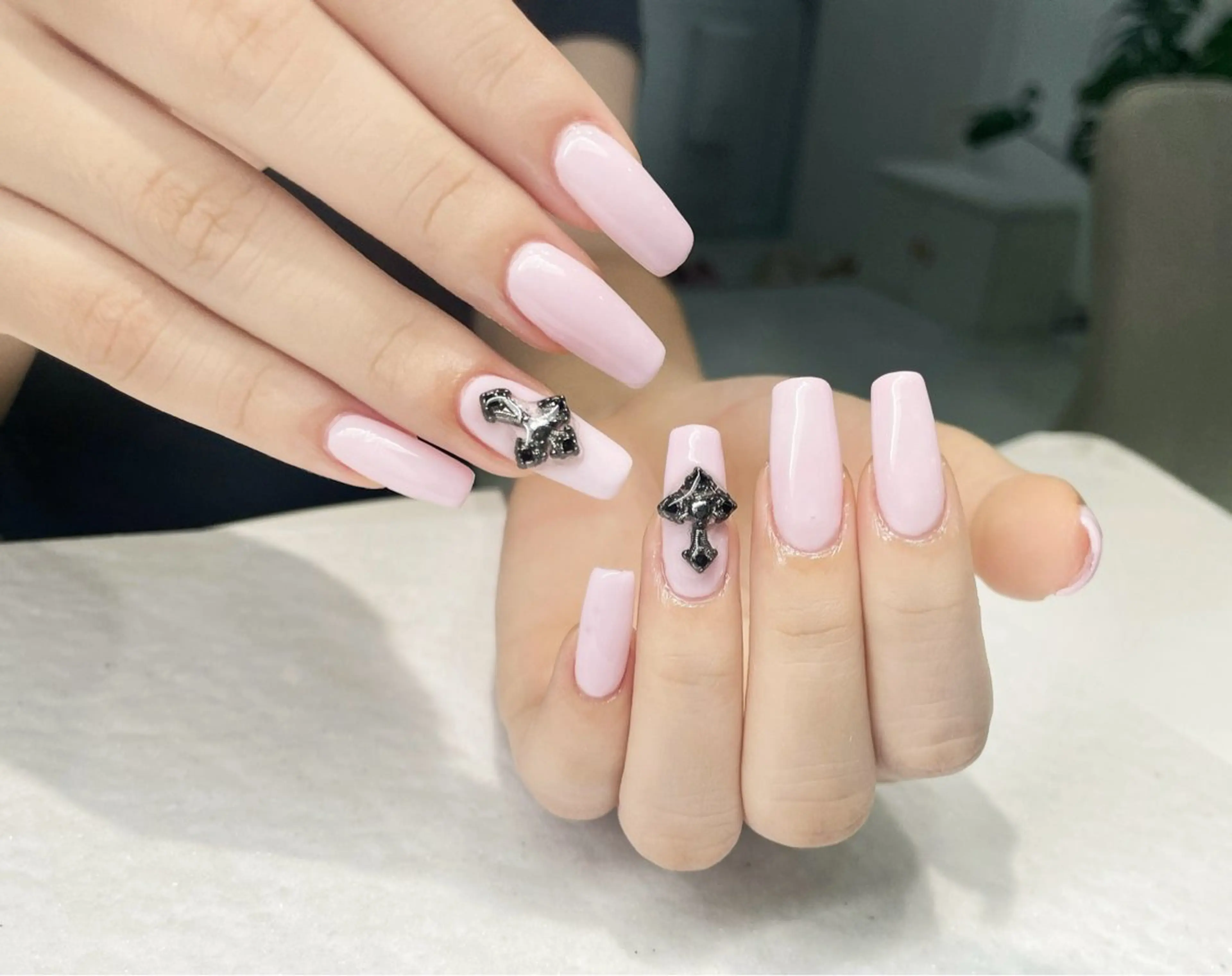 ネイル 長さ出し ガーリー 韓国ネイル ロングネイル ワンカラーネイル 中野駅から2分 MEO NAILのネイルデザイン