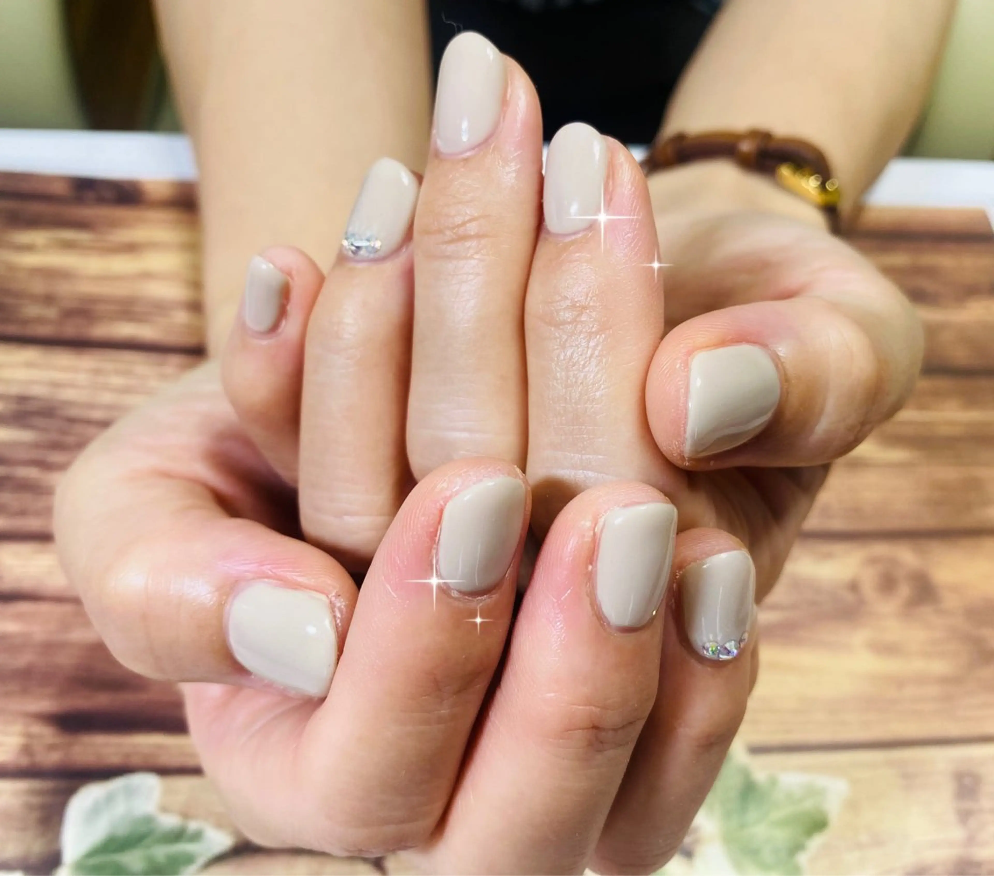 ネイル ワンカラーネイル シンプルネイル ハンドネイル ネイルサロン nail_upのネイルデザイン