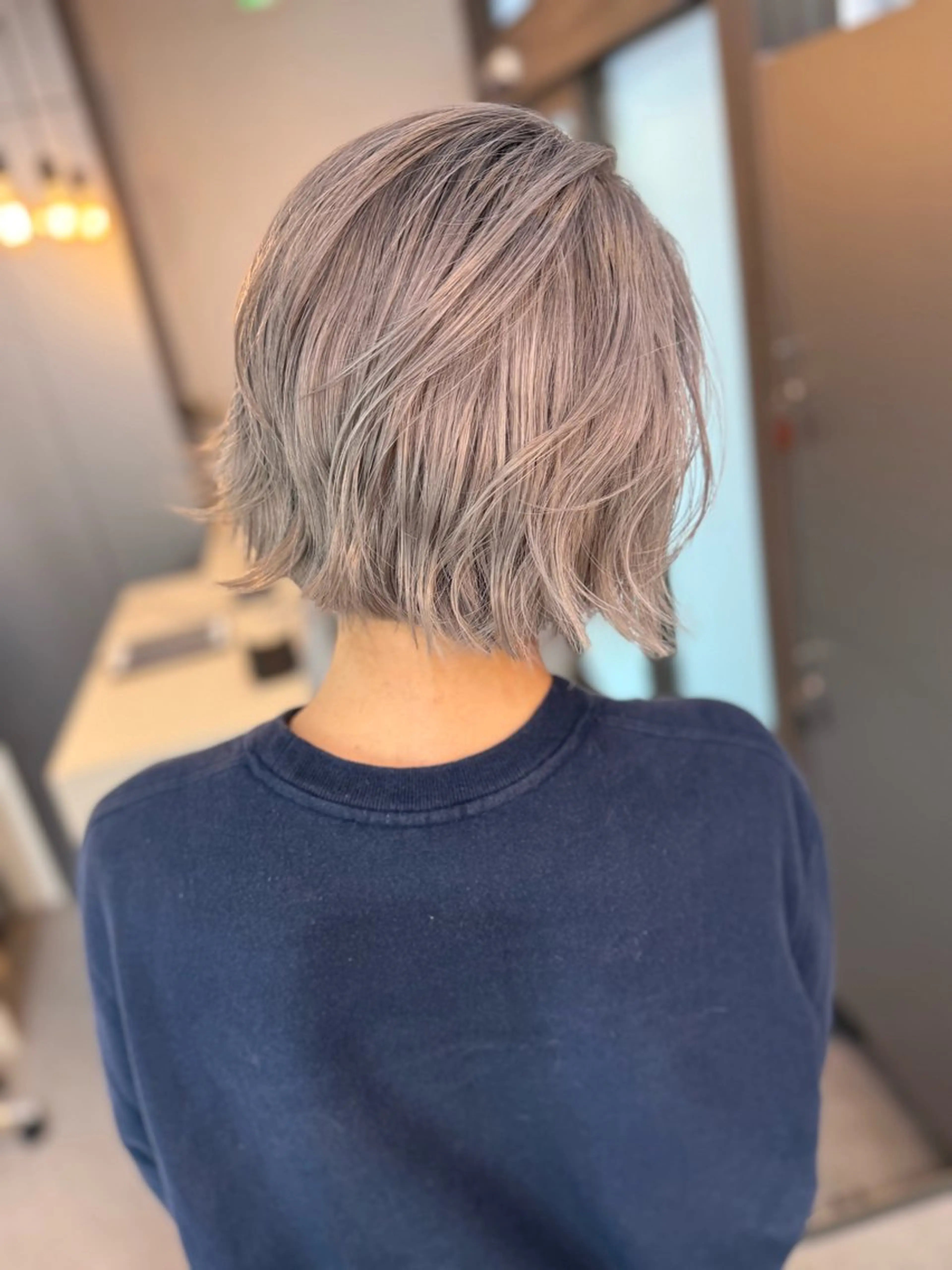 前頭ブリーチ（リタッチも可）+カラー+カットの写真