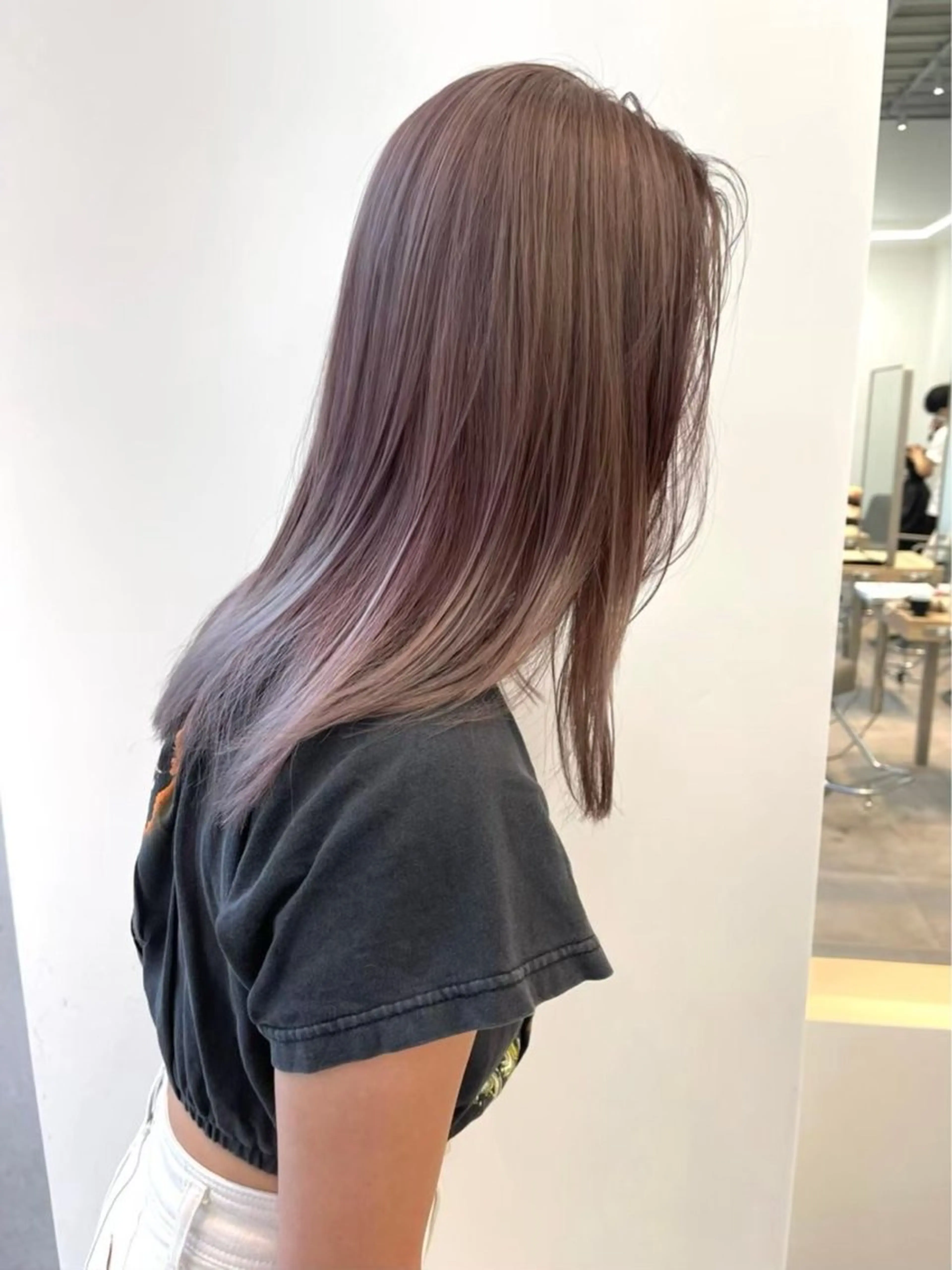 ロング カラー ブリーチ 透明感カラー グレージュ ヘアカラー トリートメント nok所属・レイヤー/ベージュ/ どますず🌺のヘアスタイル