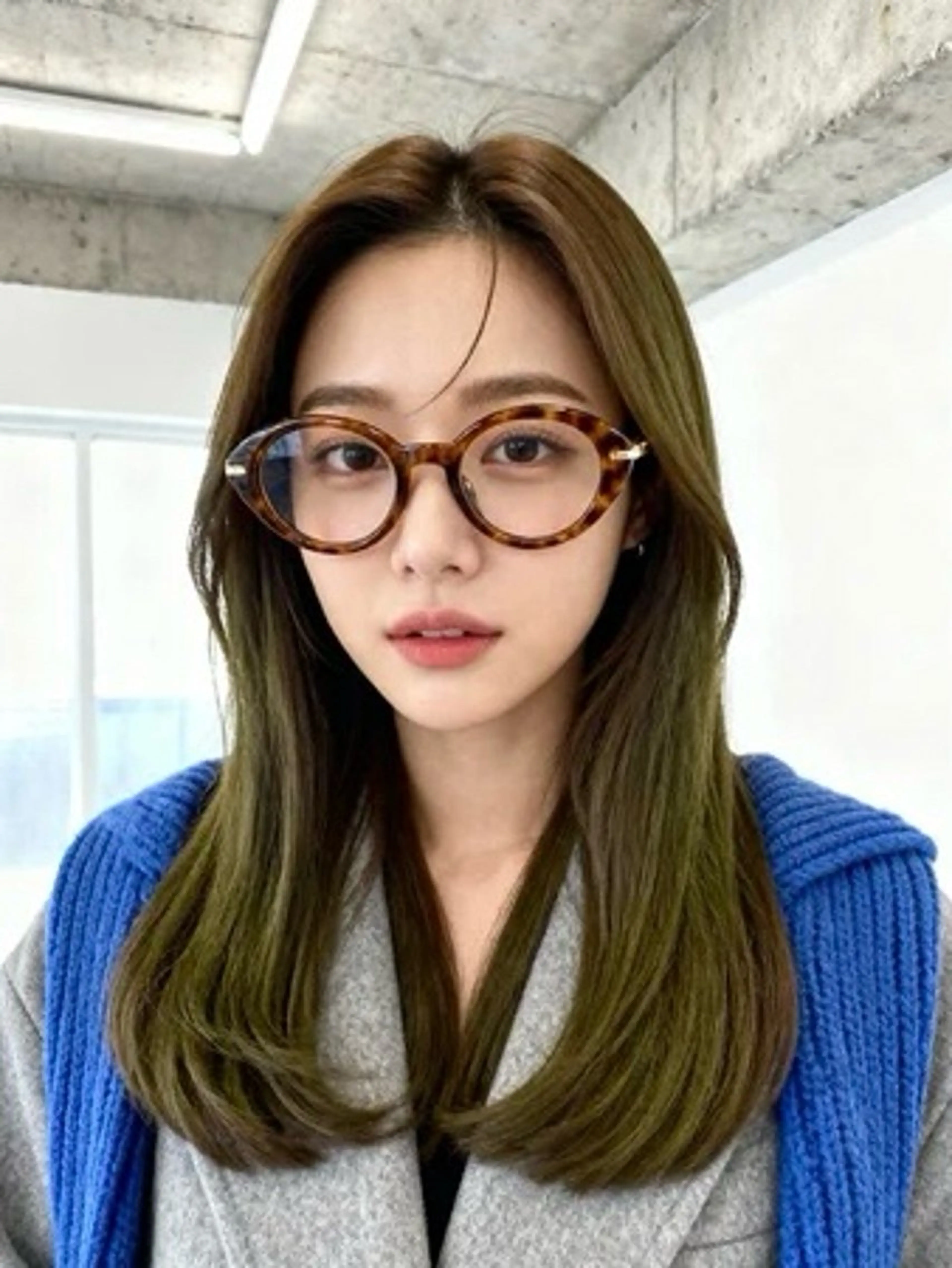 セミロング カラー アディクシーカラー 透明感カラー くびれヘア 顔まわりレイヤー 韓国風ヘア カット ヘアカラー トリートメント 韓国レイヤーカット 🫧大阪梅田レイヤーのヘアスタイル