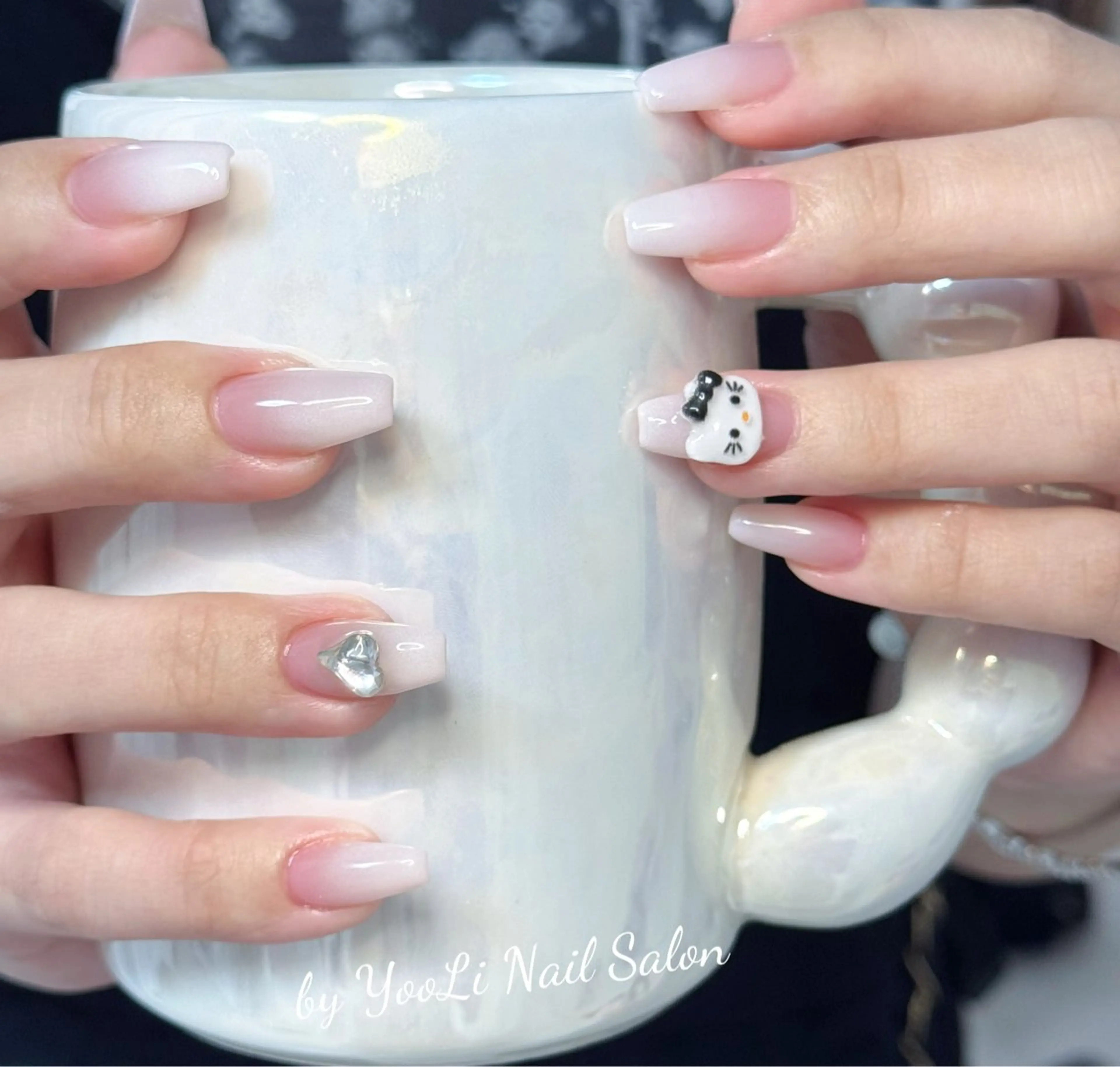 ネイル アートネイル オーロラネイル チークネイル フレンチネイル ガラスフレンチ ハンドネイル 🎀🎀YooLi Nail Salonのネイルデザイン