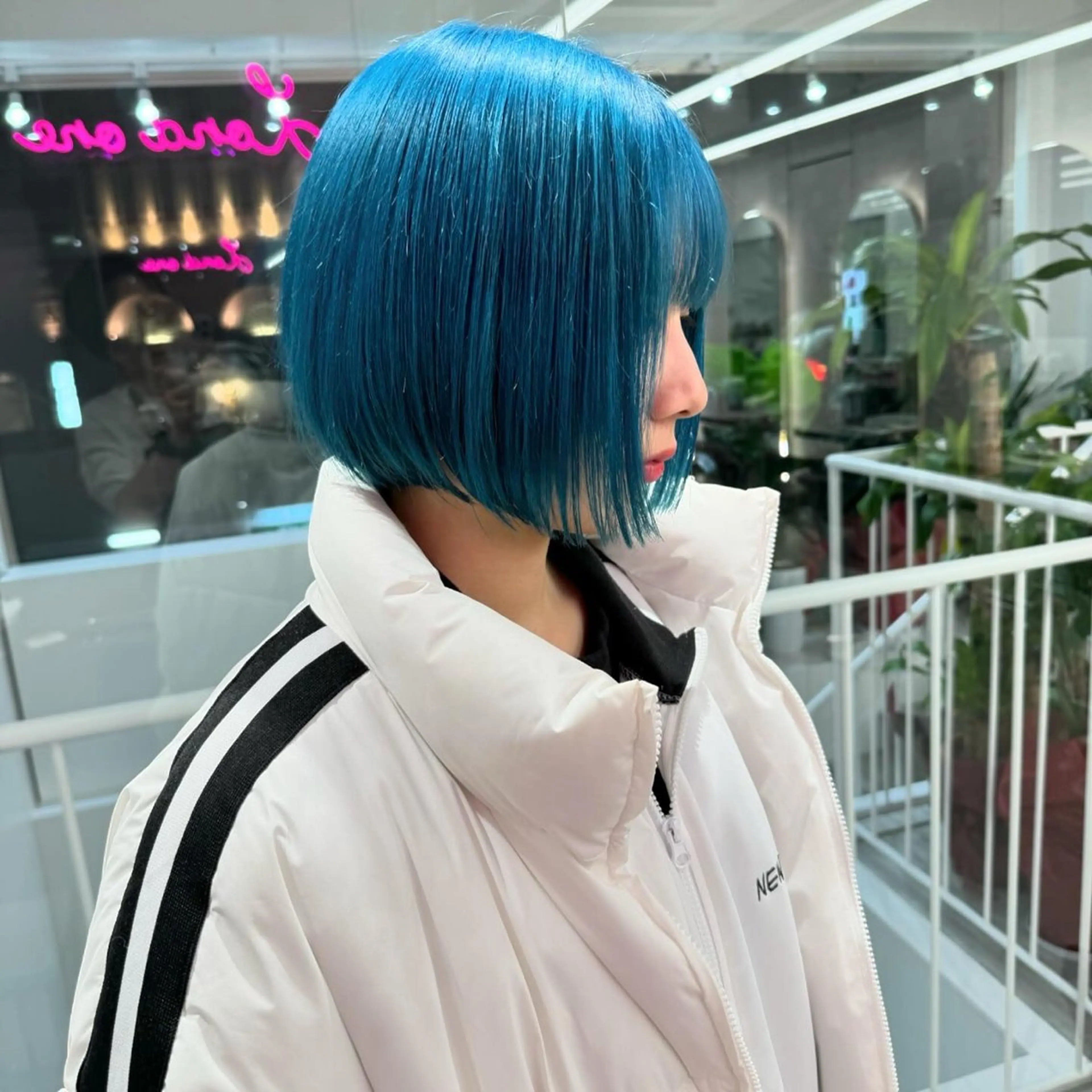 ミディアム カラー ブリーチ ブルーカラー ハイトーンカラー Elissumeda所属・ブリーチ特化 梅田本多翔のヘアスタイル