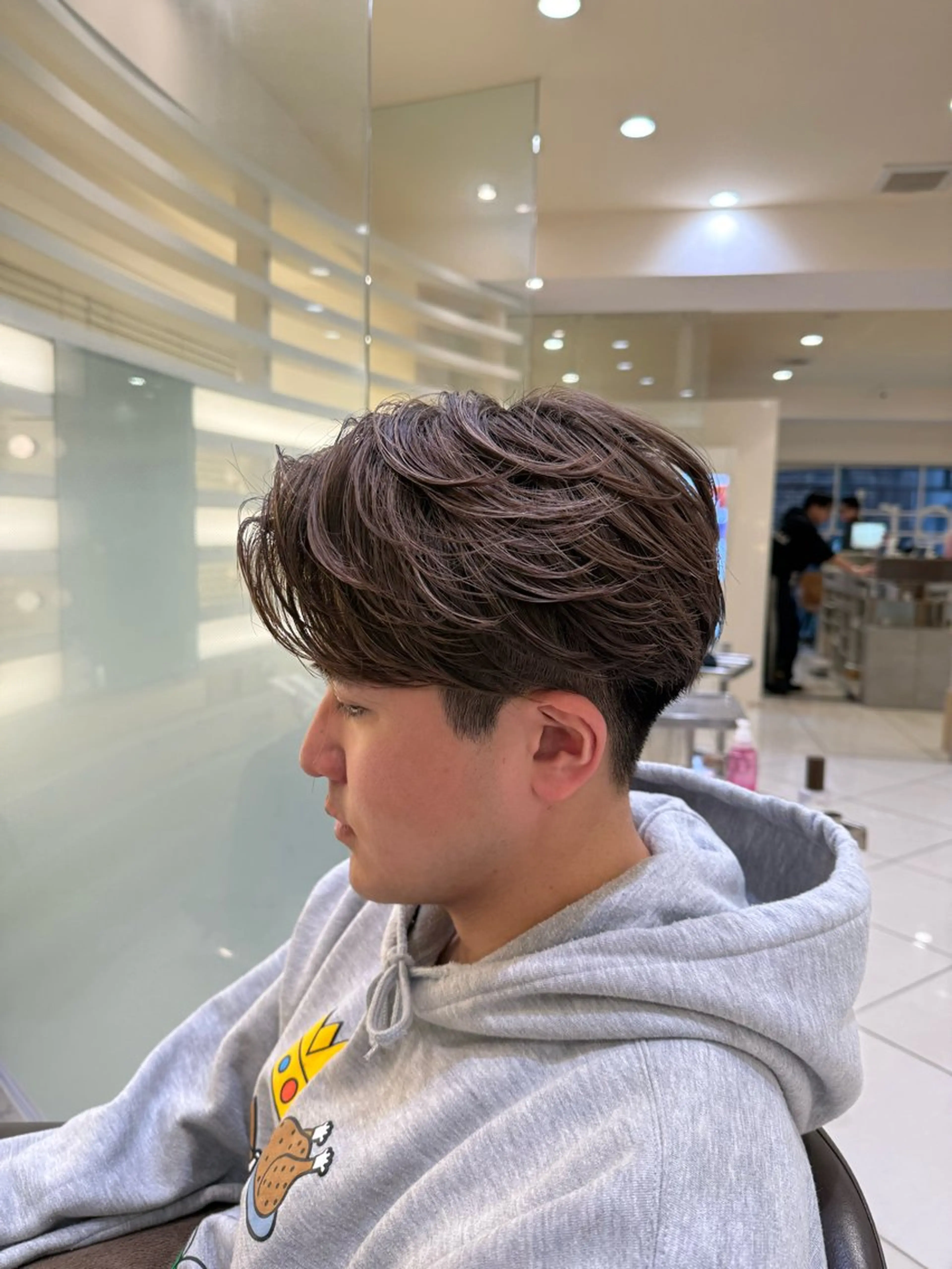 メンズ フェザーパーマ マッシュ メンズパーマ カット ヘアセット メンズ縮毛矯正 ブリーチカラー/まやのヘアスタイル