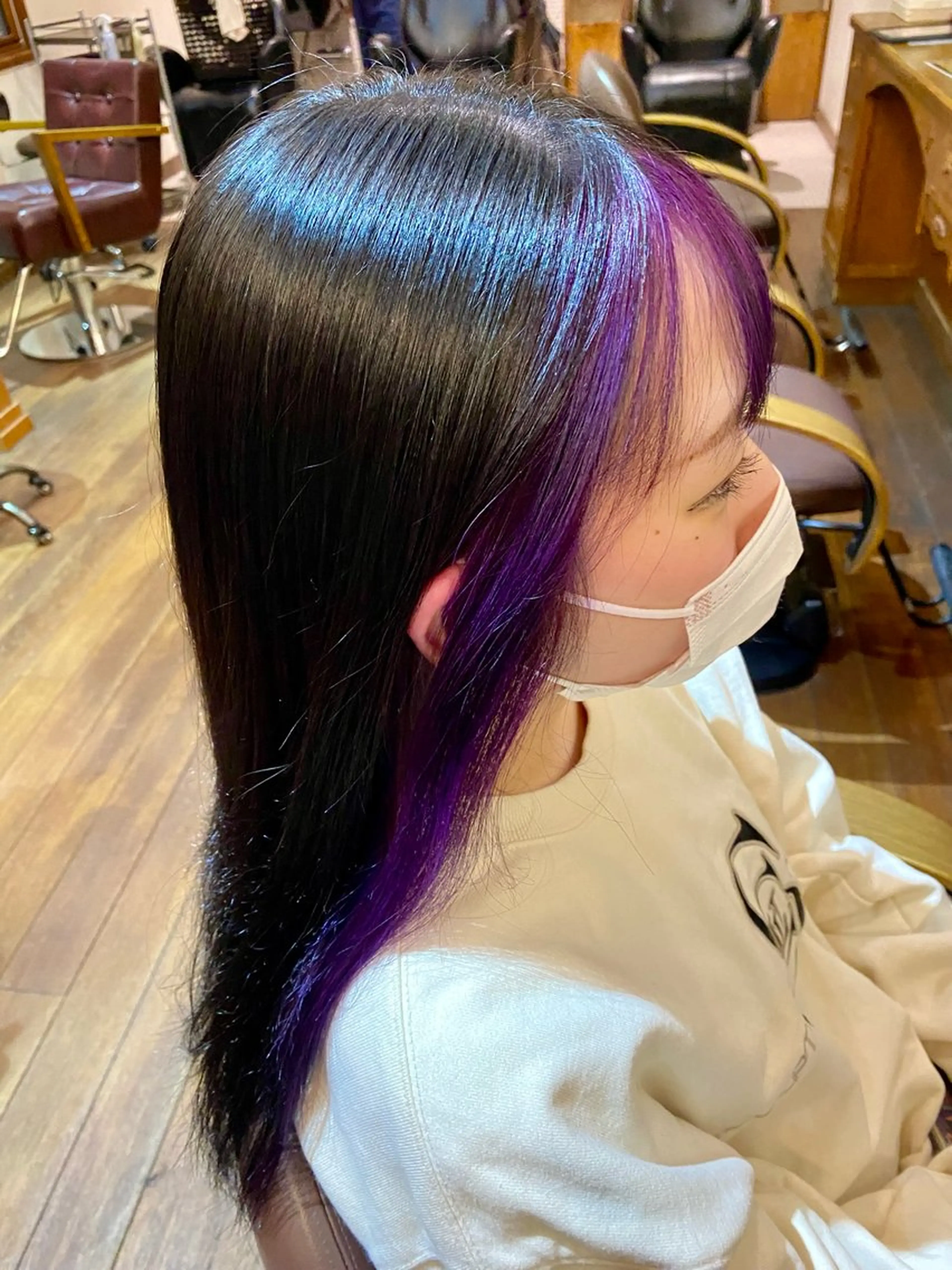 ロング ミストバング パープルカラー 北川 飛瑶のヘアスタイル
