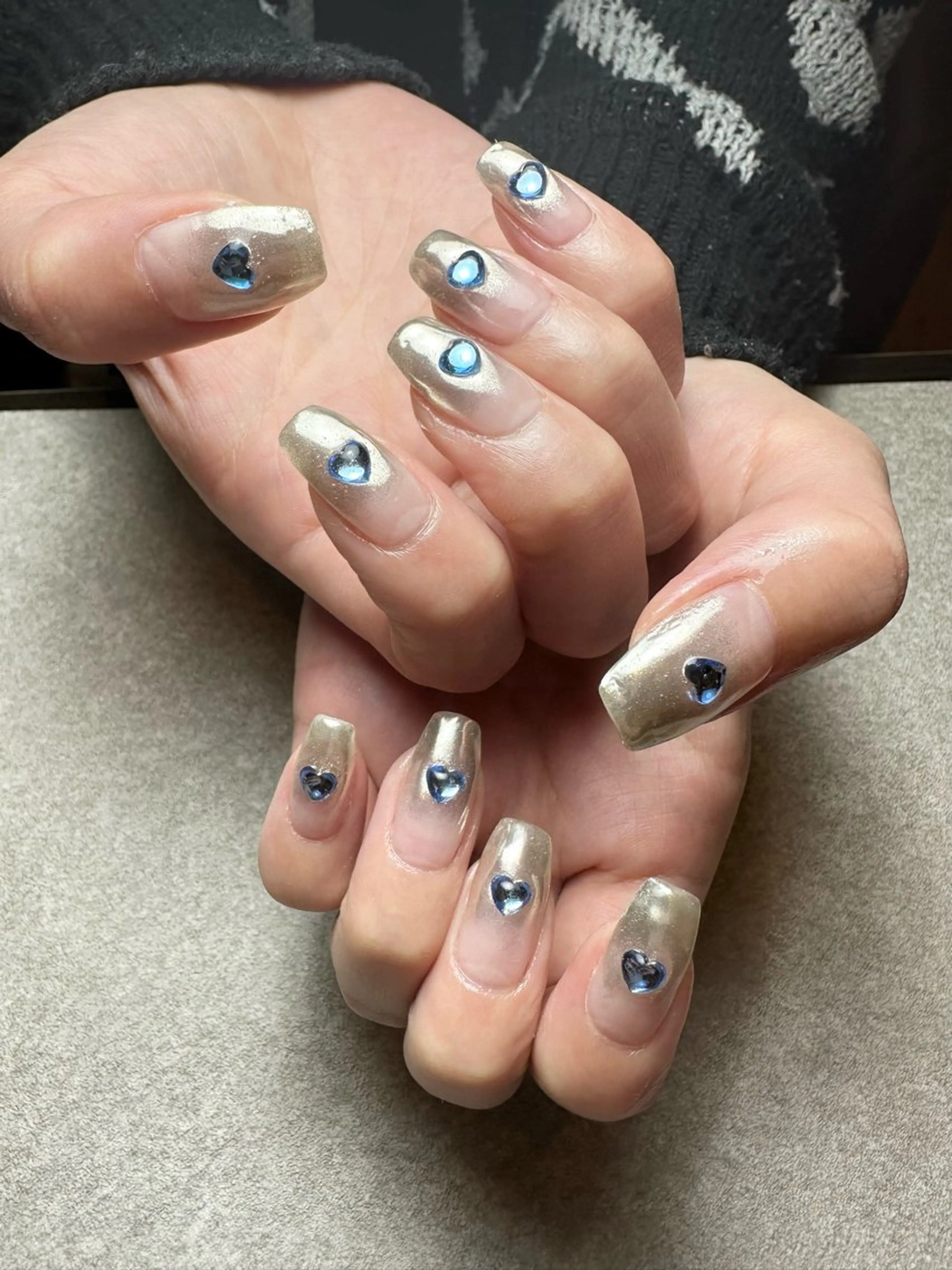ネイル グラデーション ハート ロングネイル ミラーネイル nailroom Anmie.のネイルデザイン