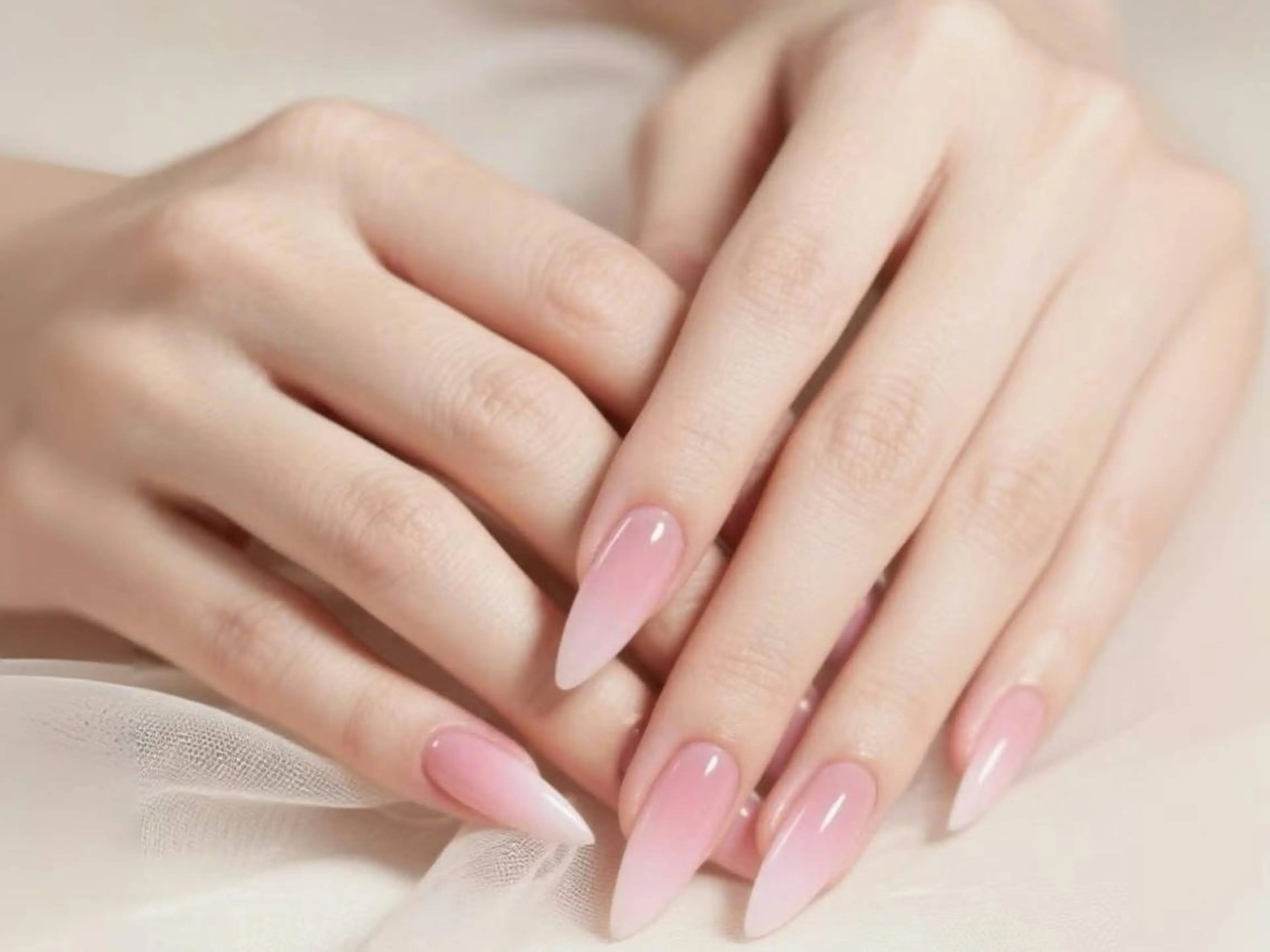 ネイル オーロラネイル チークネイル 長さ出し フットネイル フレンチネイル yumi nailのネイルデザイン